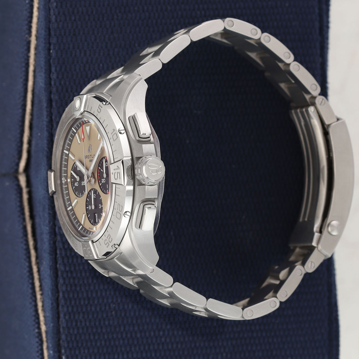 Breitling Avenger B01 Chronograph AB0147 Thumbnail 3