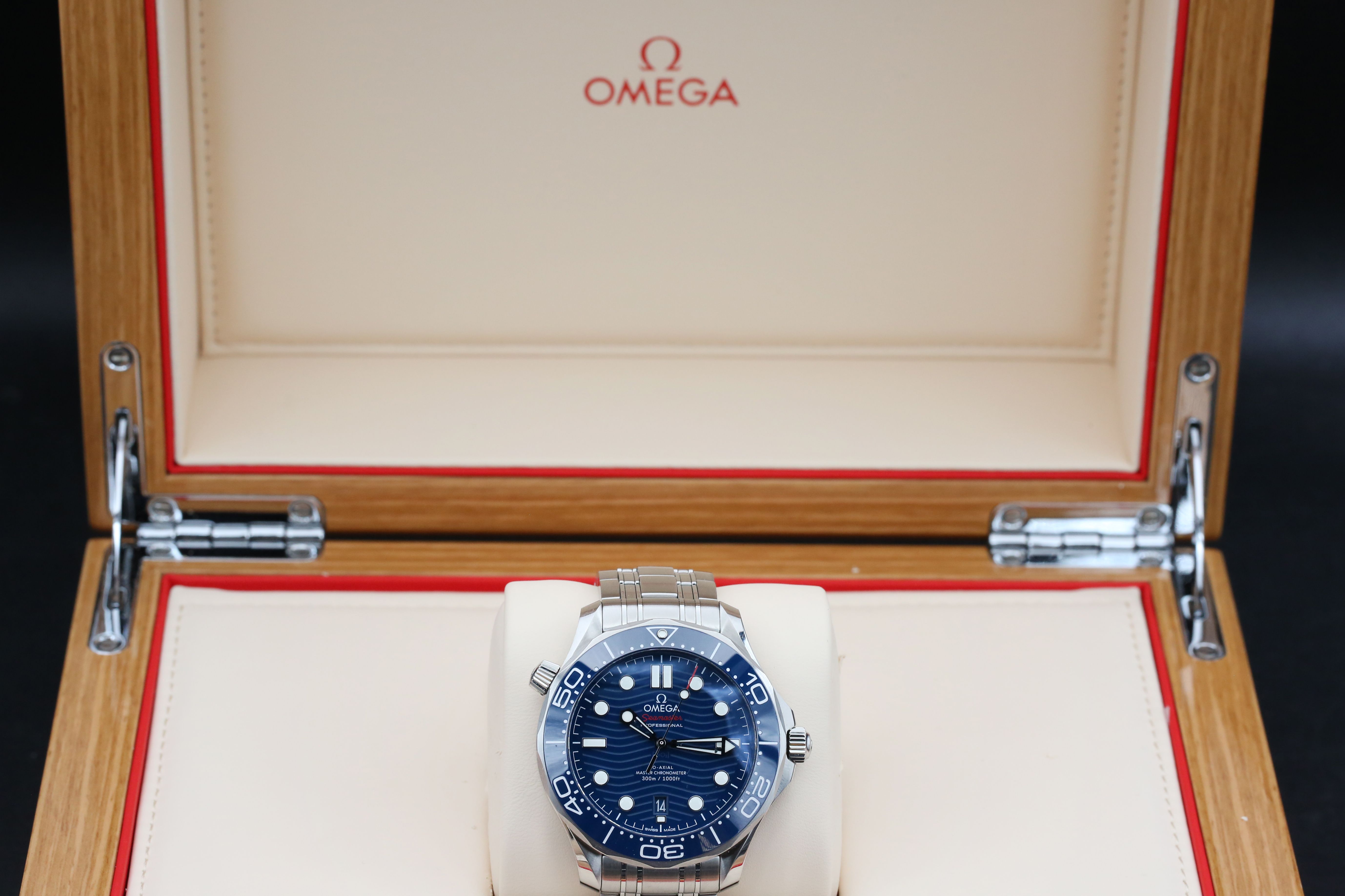 Omega Seamaster Diver 300m 210.30.42.20.03.001 Thumbnail 4