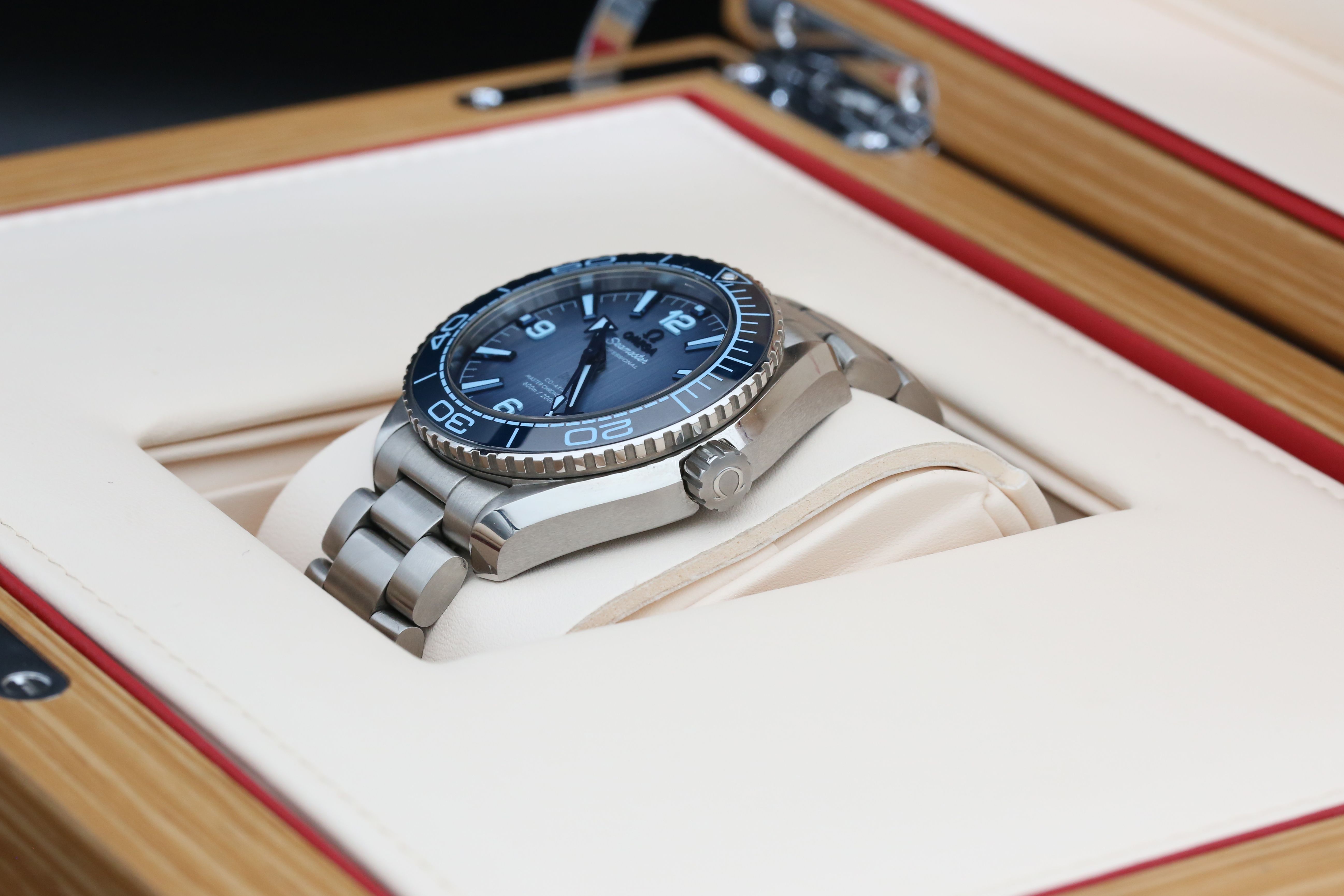 Omega Planet Ocean 215.30.40.20.03.002 Thumbnail 6