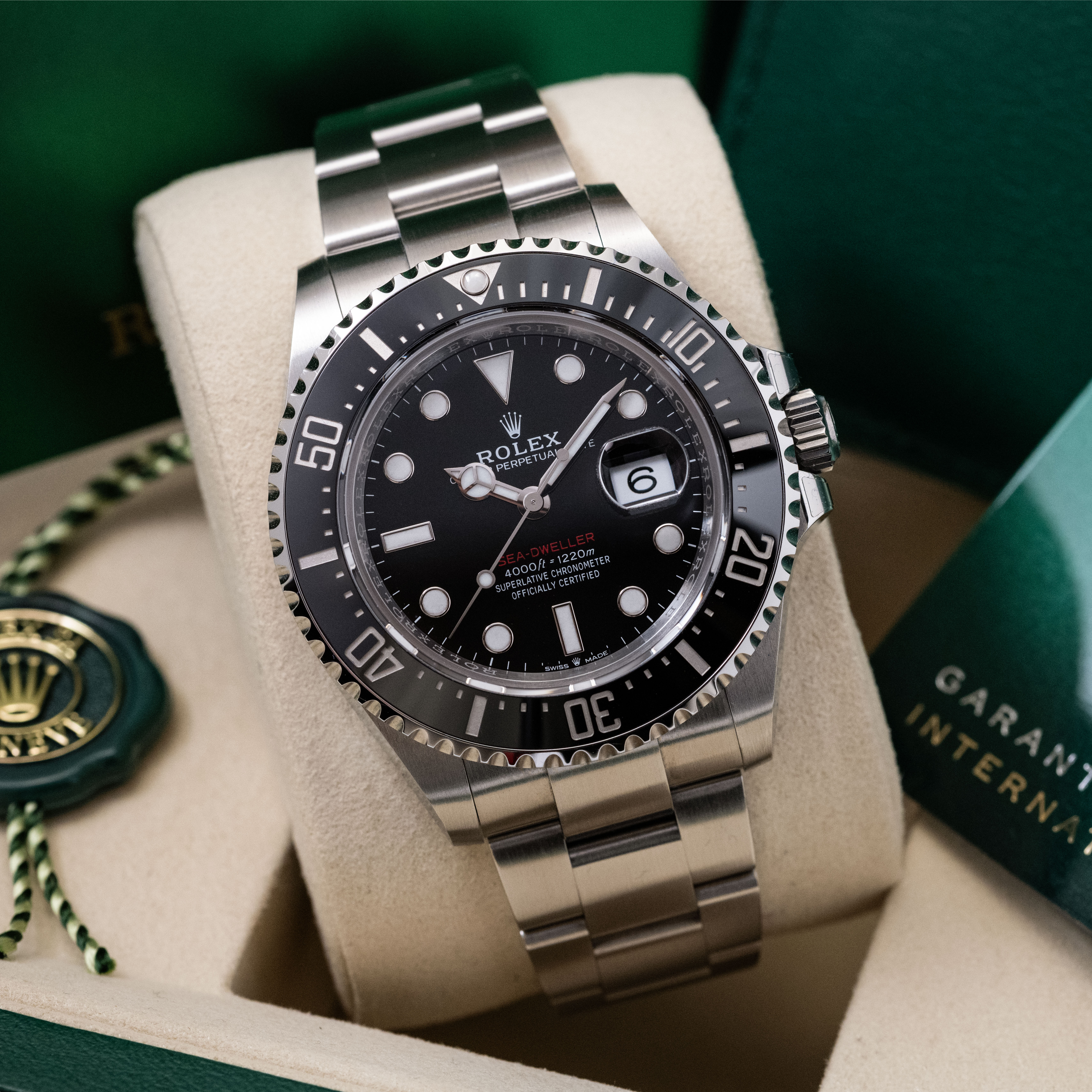 Rolex Sea-Dweller 126600 Thumbnail 6