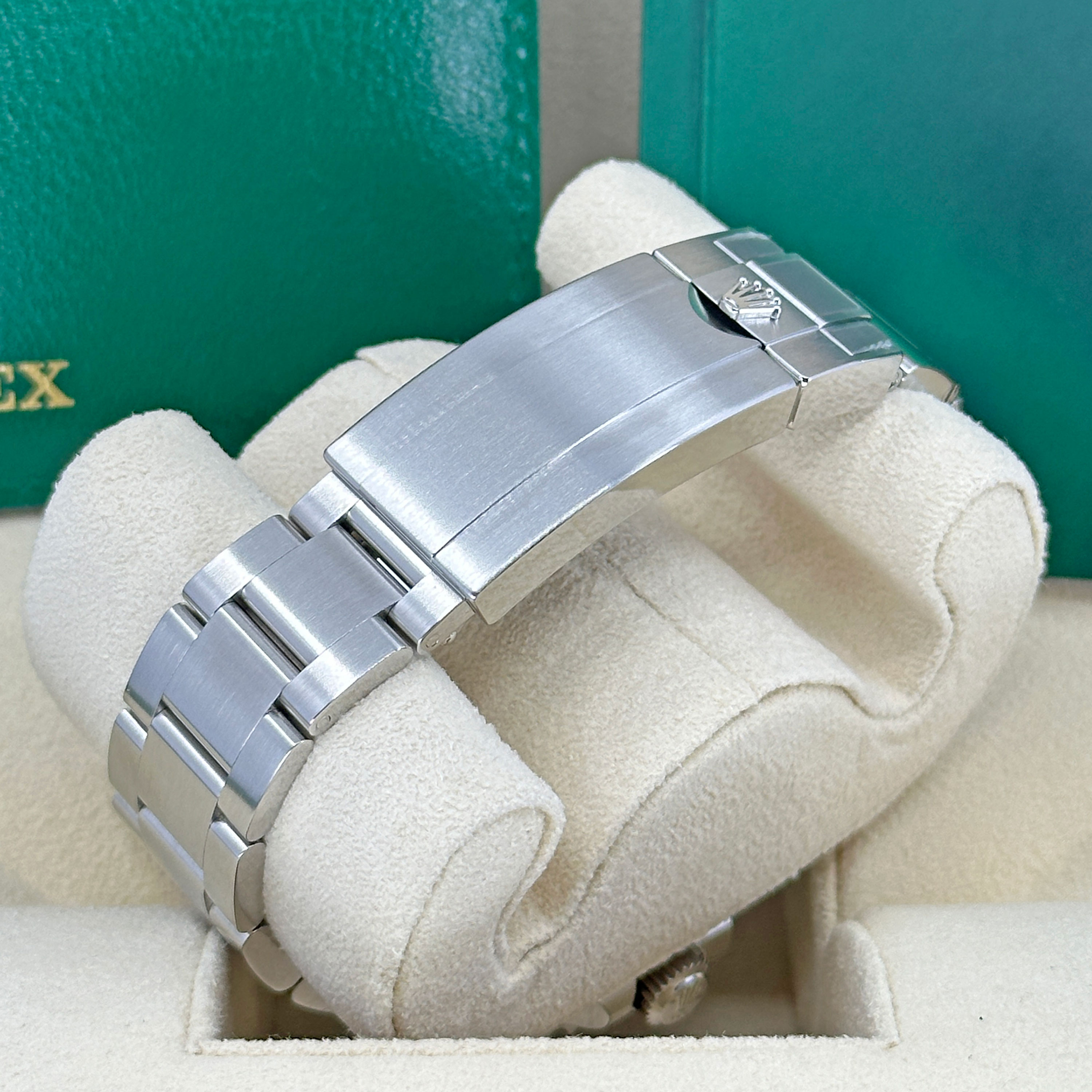 Rolex Submariner 124060 Thumbnail 3