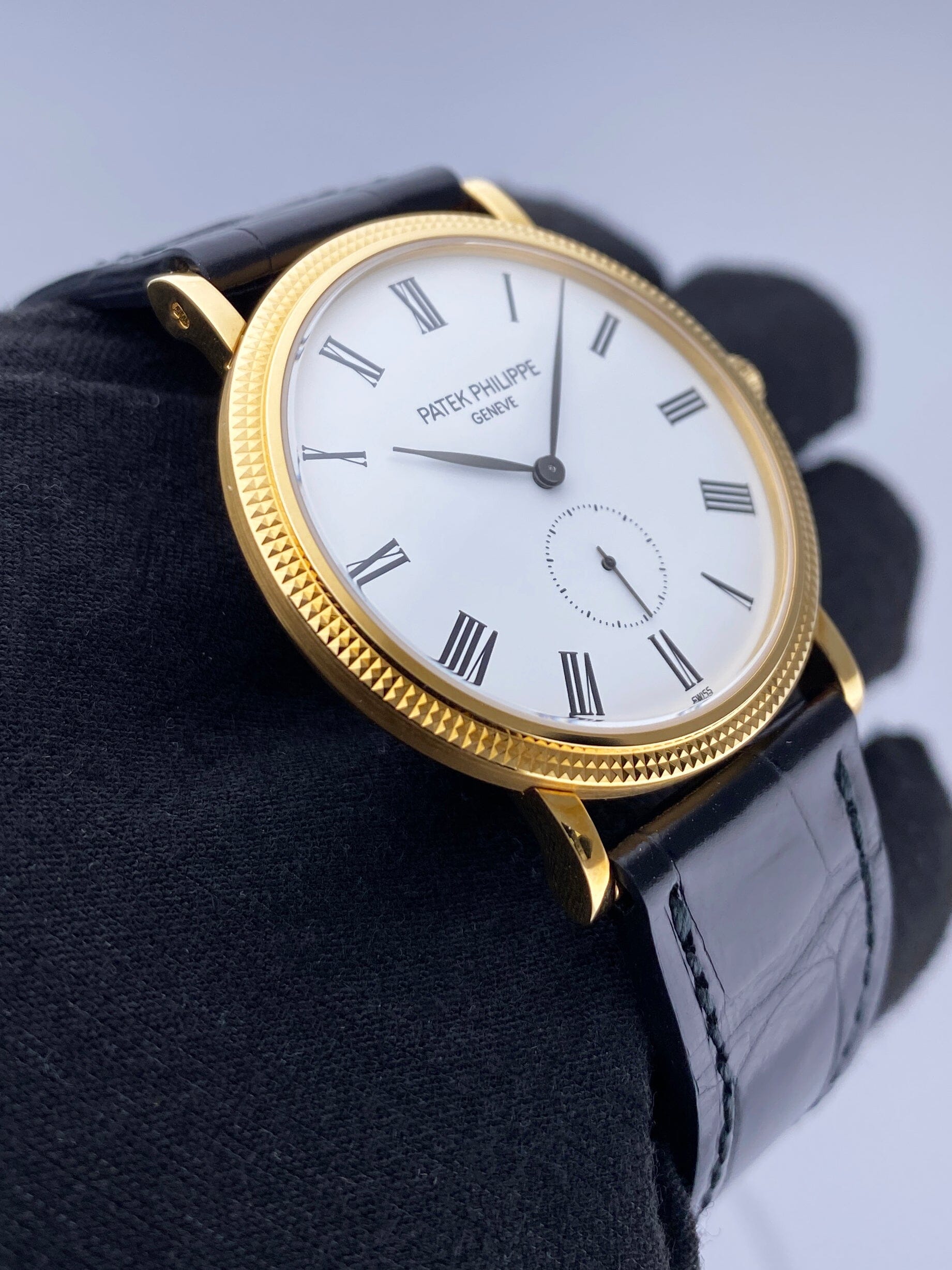 Patek Philippe Calatrava 5119J-001 Thumbnail 3