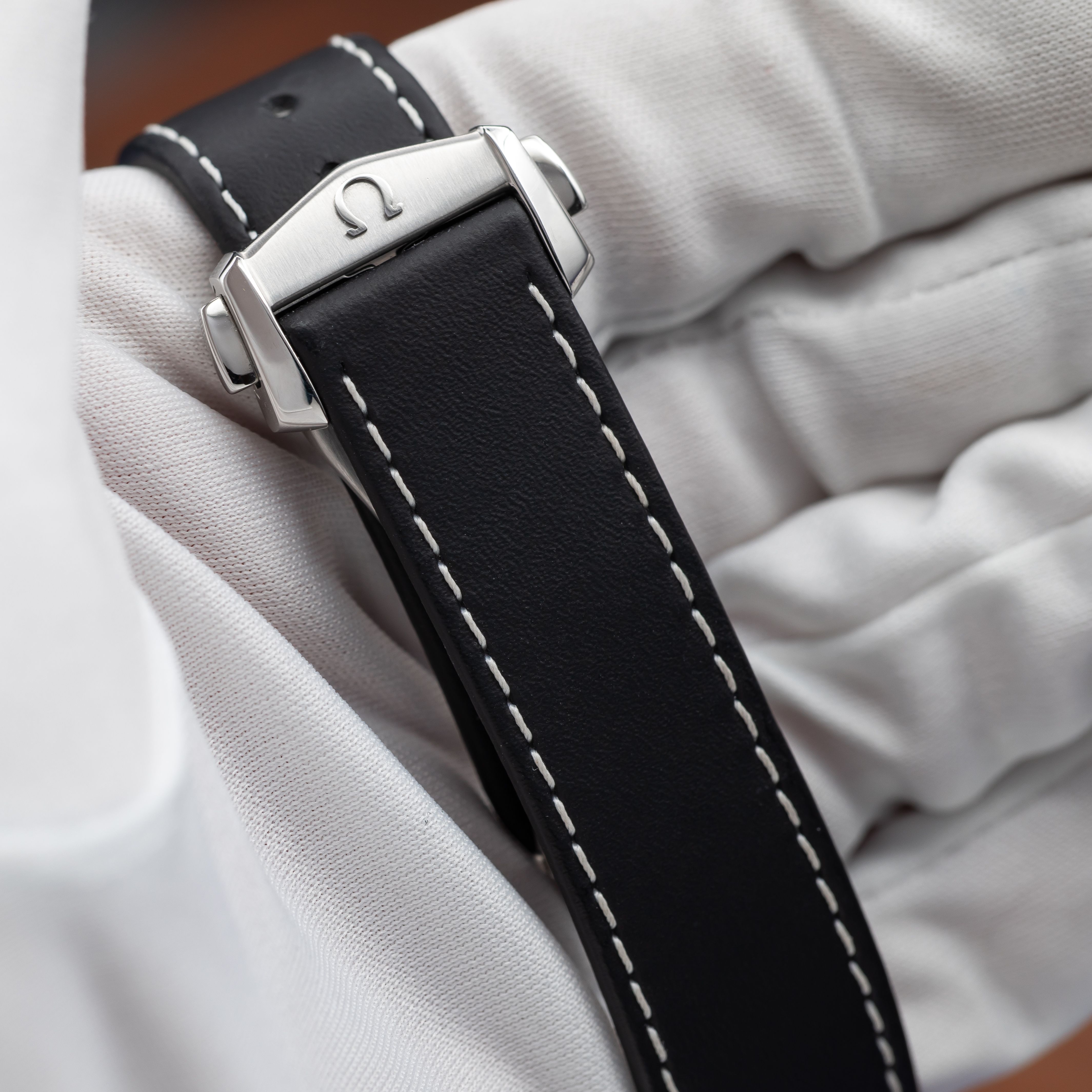 Omega Speedmaster Moonwatch Professional 310.32.42.50.04.002 Thumbnail 3