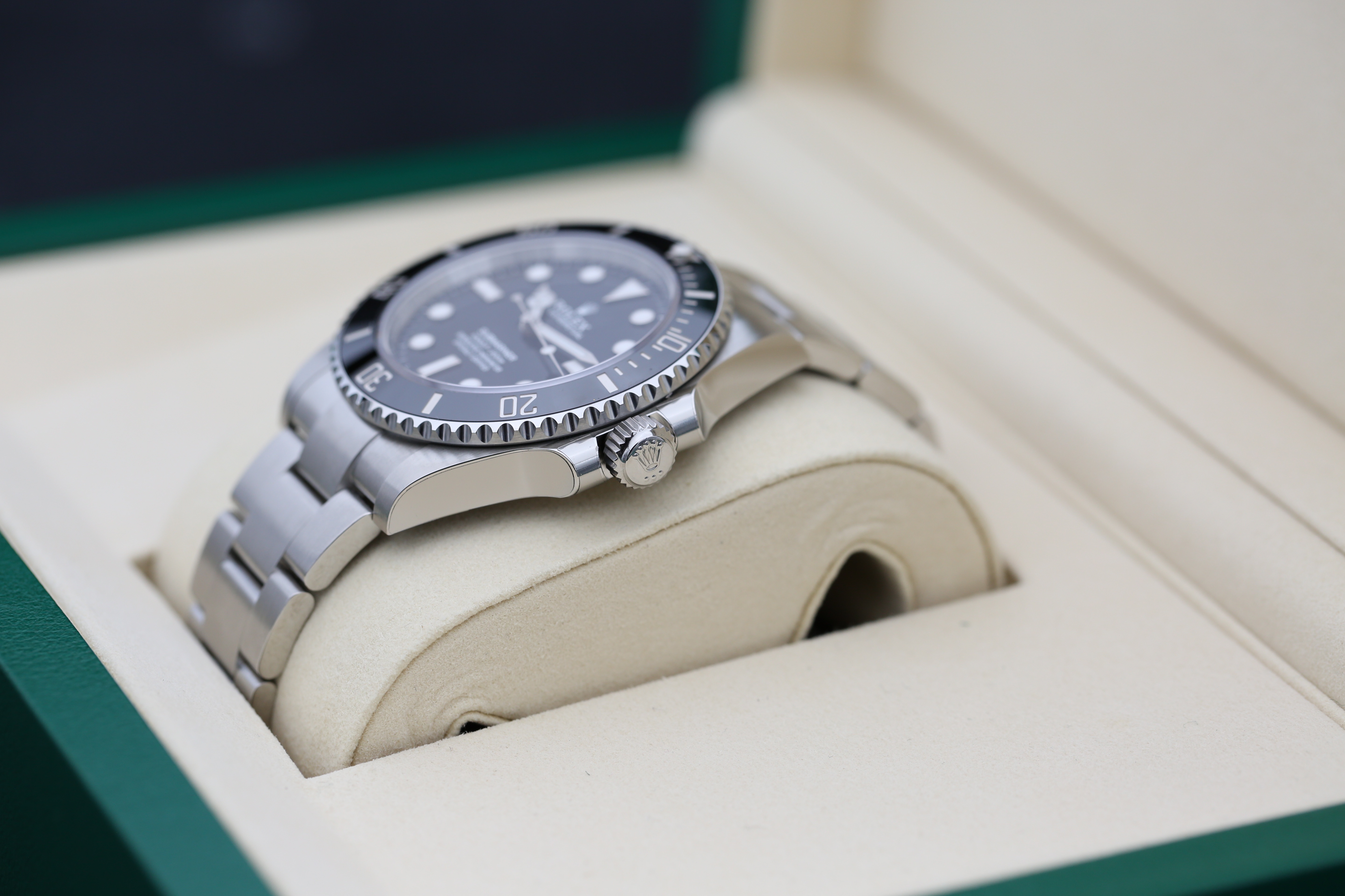 Rolex Submariner 124060 Thumbnail 6