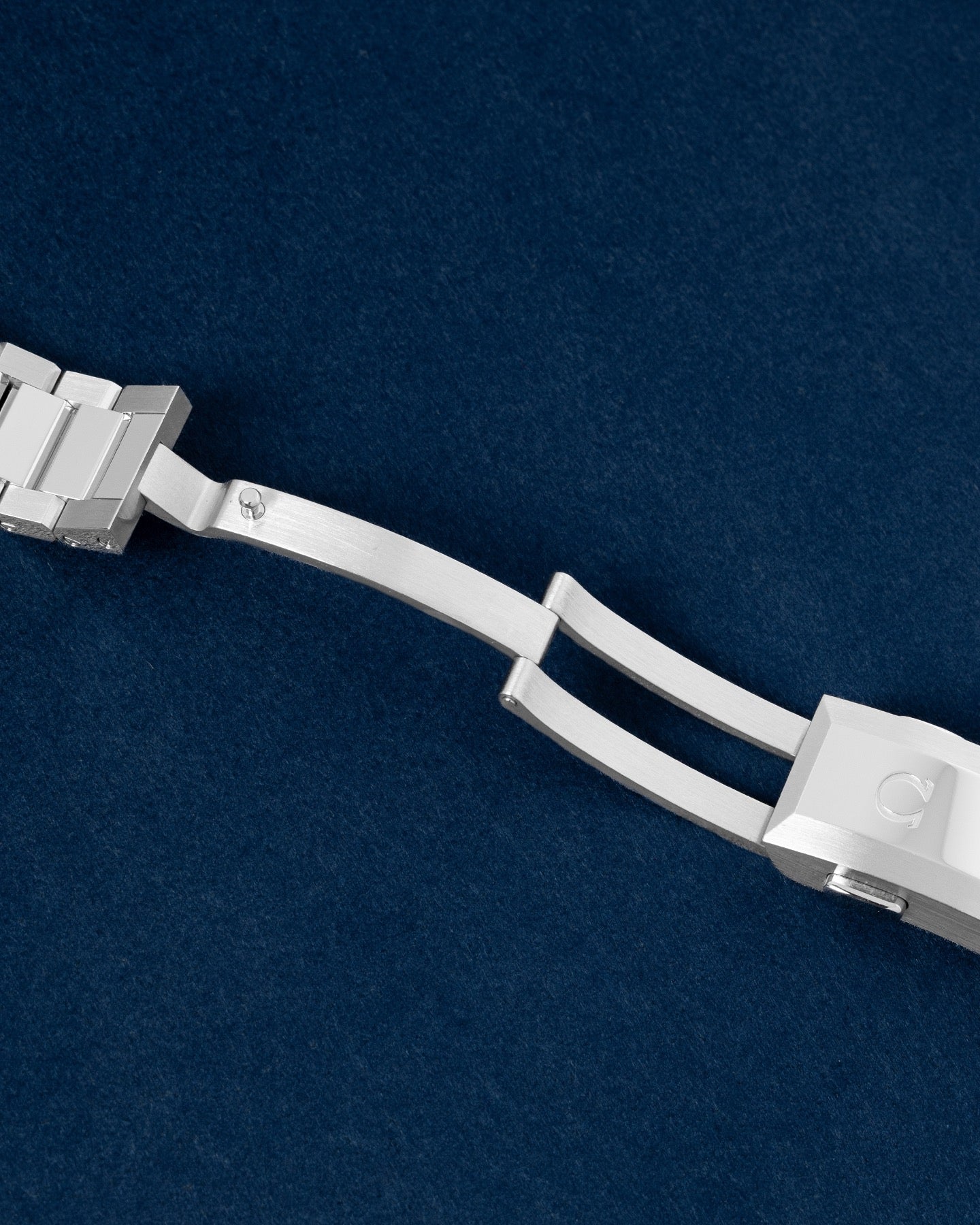 Omega Planet Ocean 217.30.42.21.01.002 Thumbnail 4