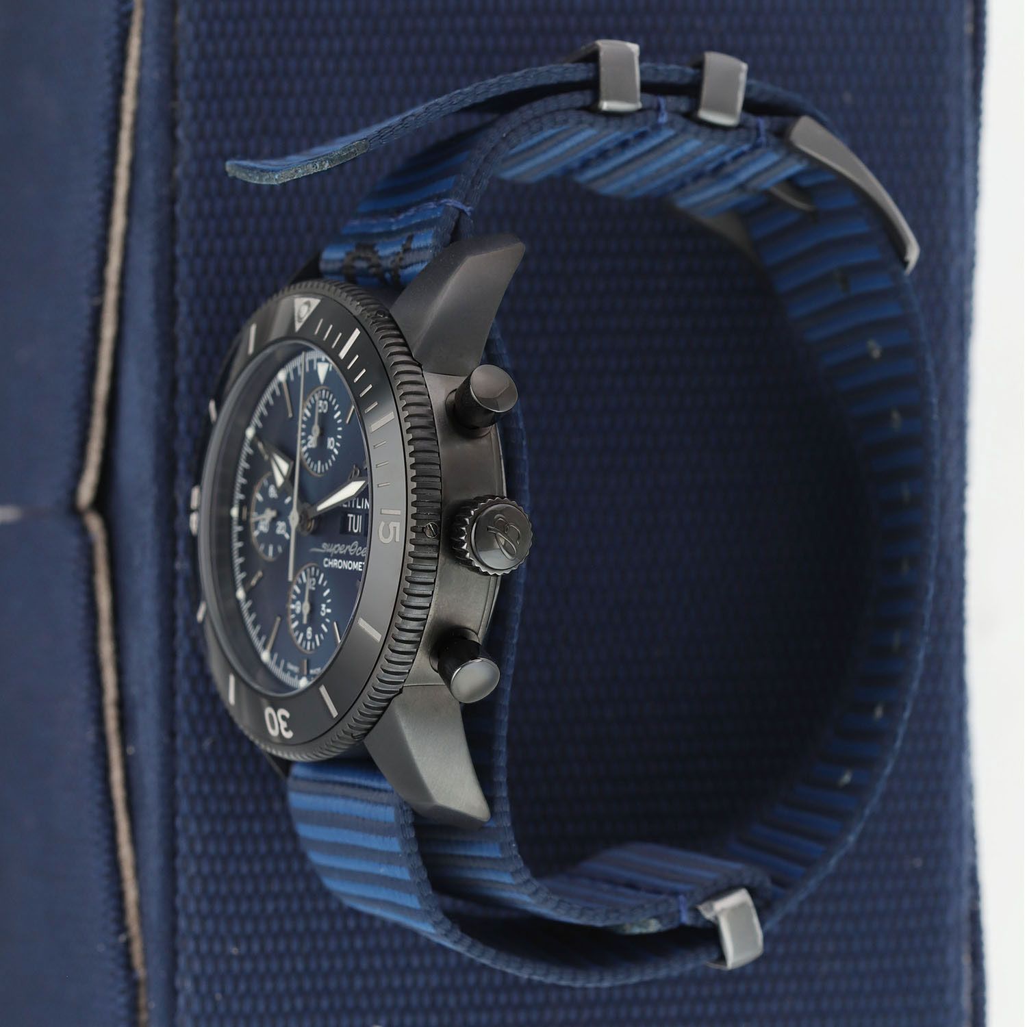Breitling SuperOcean Heritage Chronograph 44 M13313 Thumbnail 3