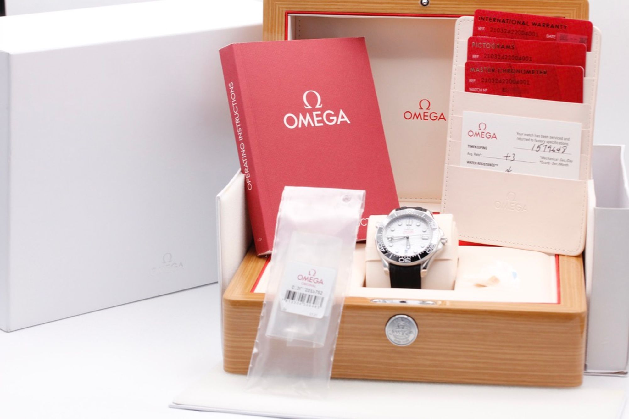 Omega Seamaster Diver 300m 210.32.42.20.04.001 Thumbnail 5