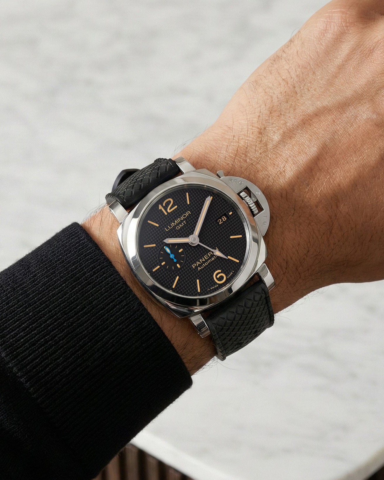 Panerai Luminor GMT PAM01535 Thumbnail 2