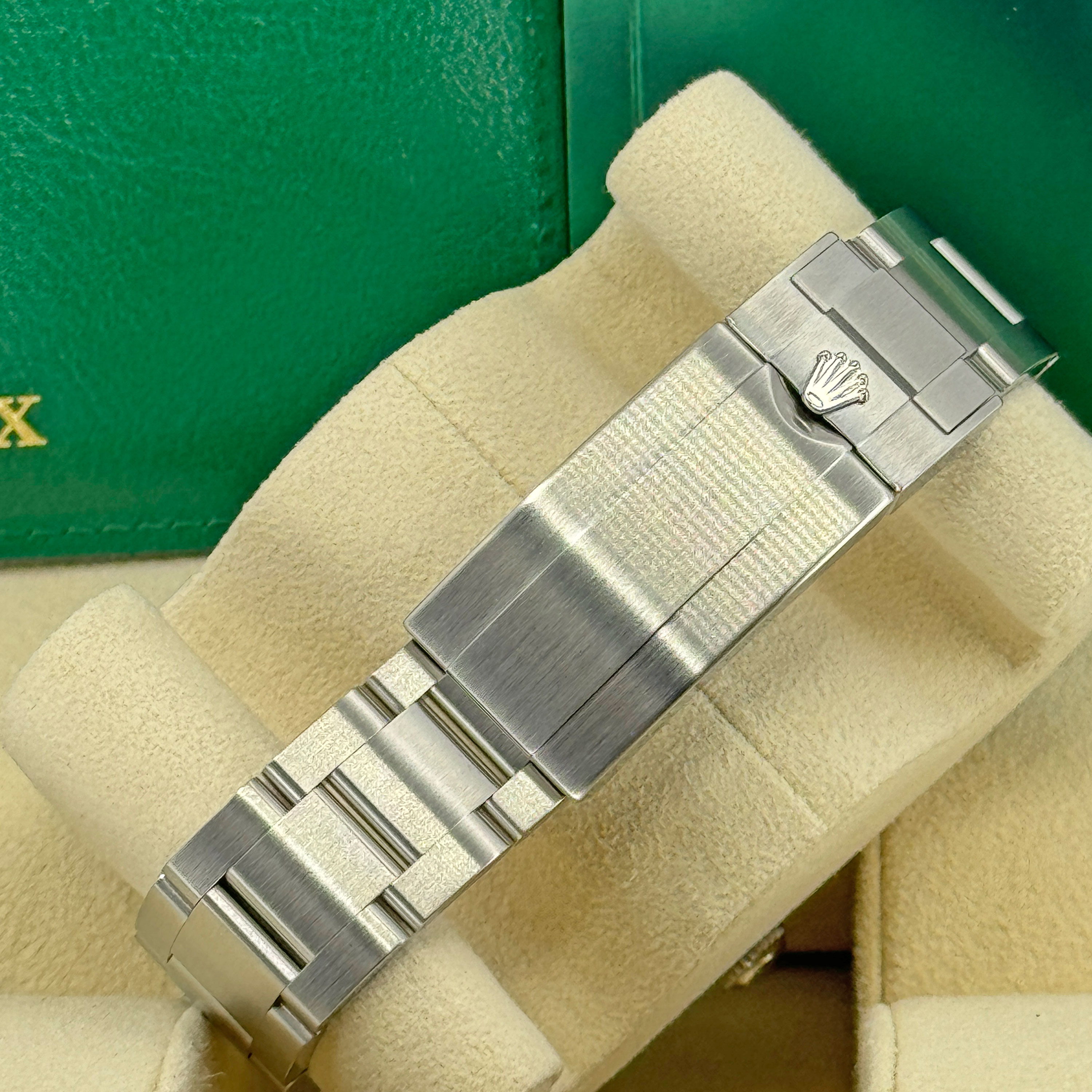 Rolex Submariner 126610 LN Thumbnail 6