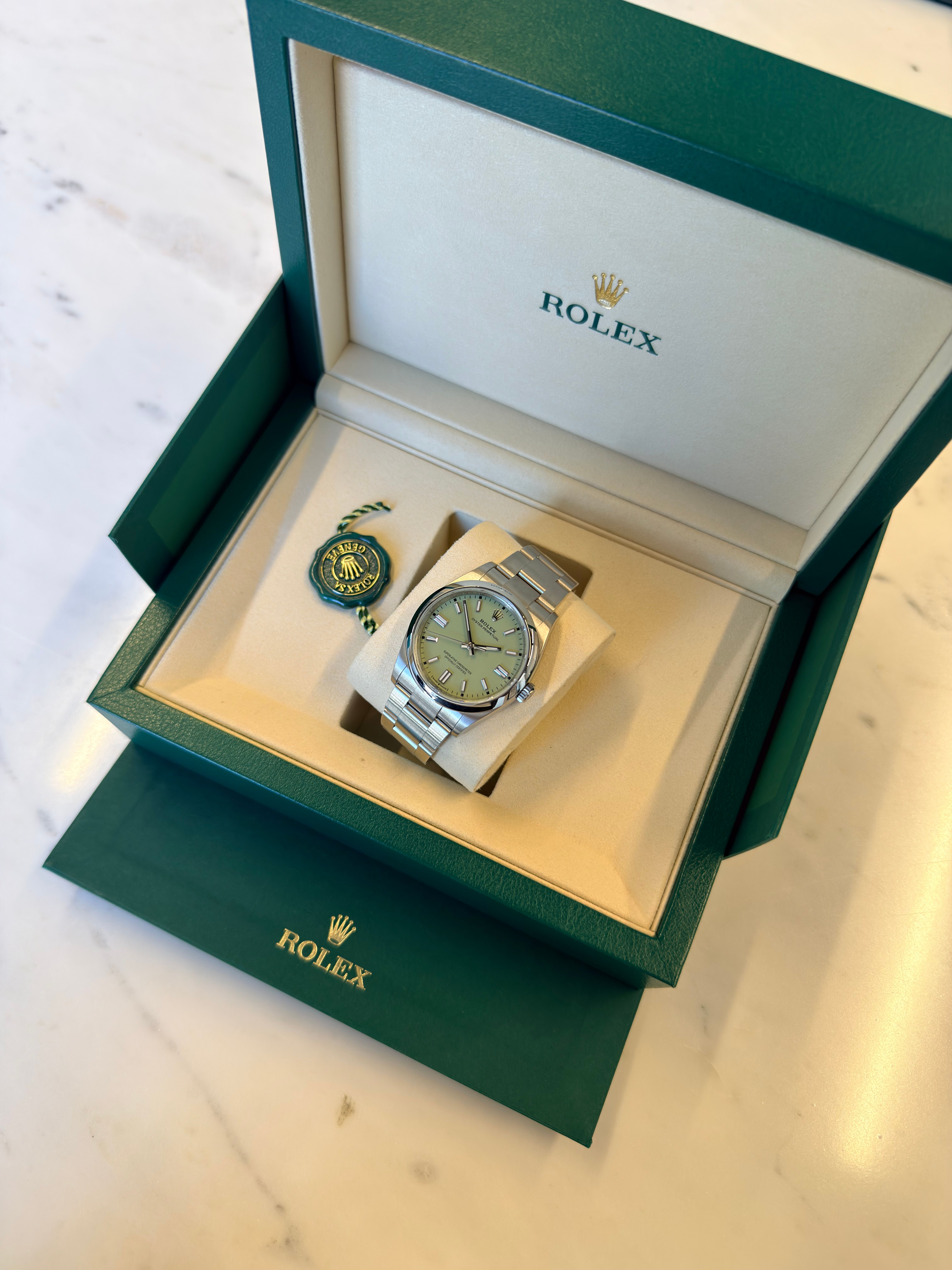 Rolex Oyster Perpetual 126000 Thumbnail 3
