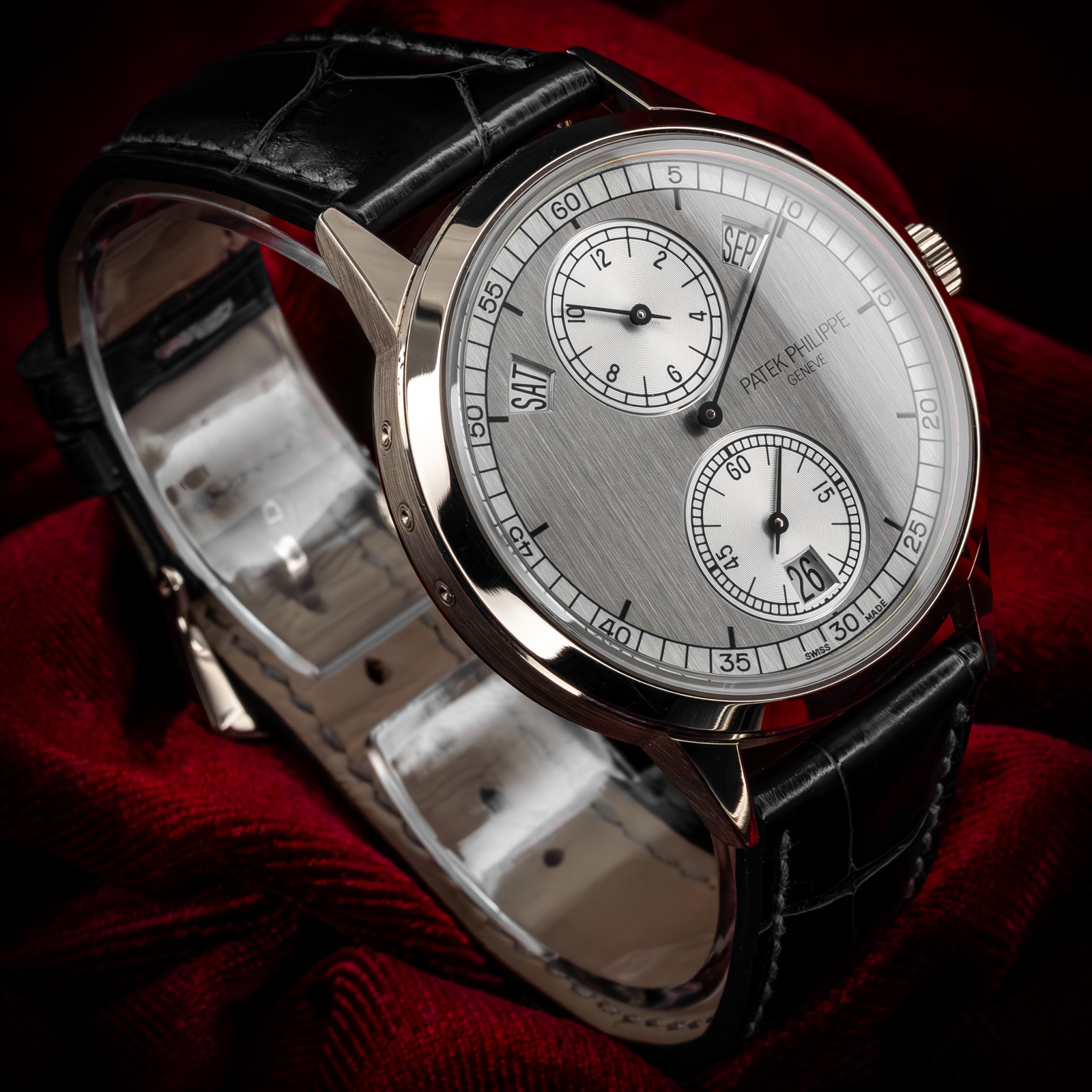 Patek Philippe Complications 5235G-001 Thumbnail 2