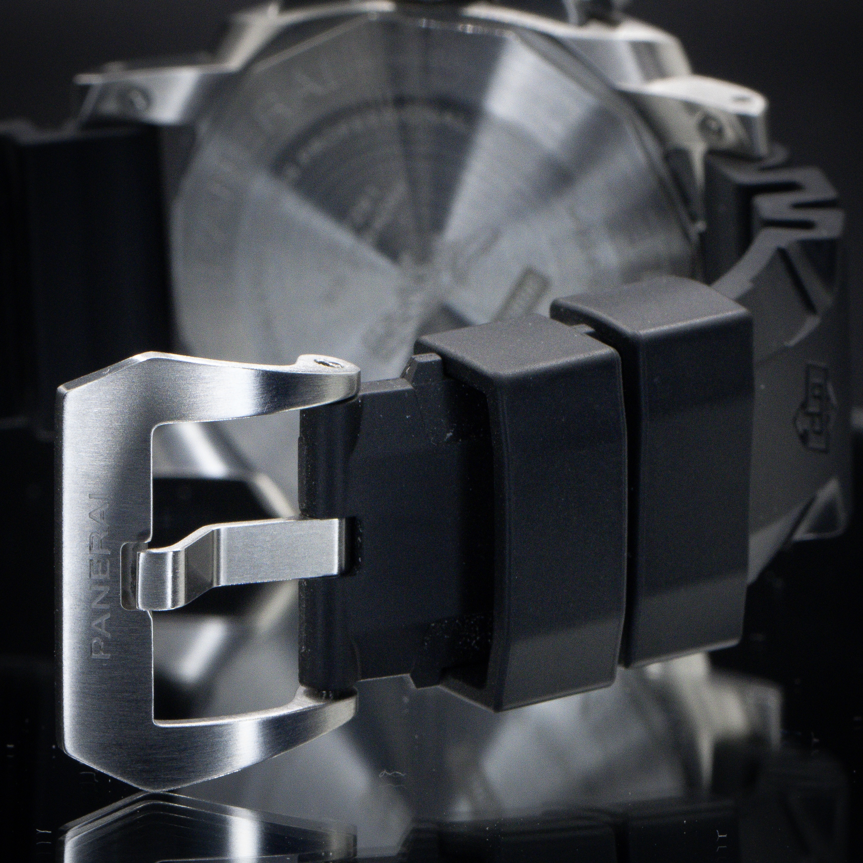 Panerai Submersible PAM02223 Thumbnail 5