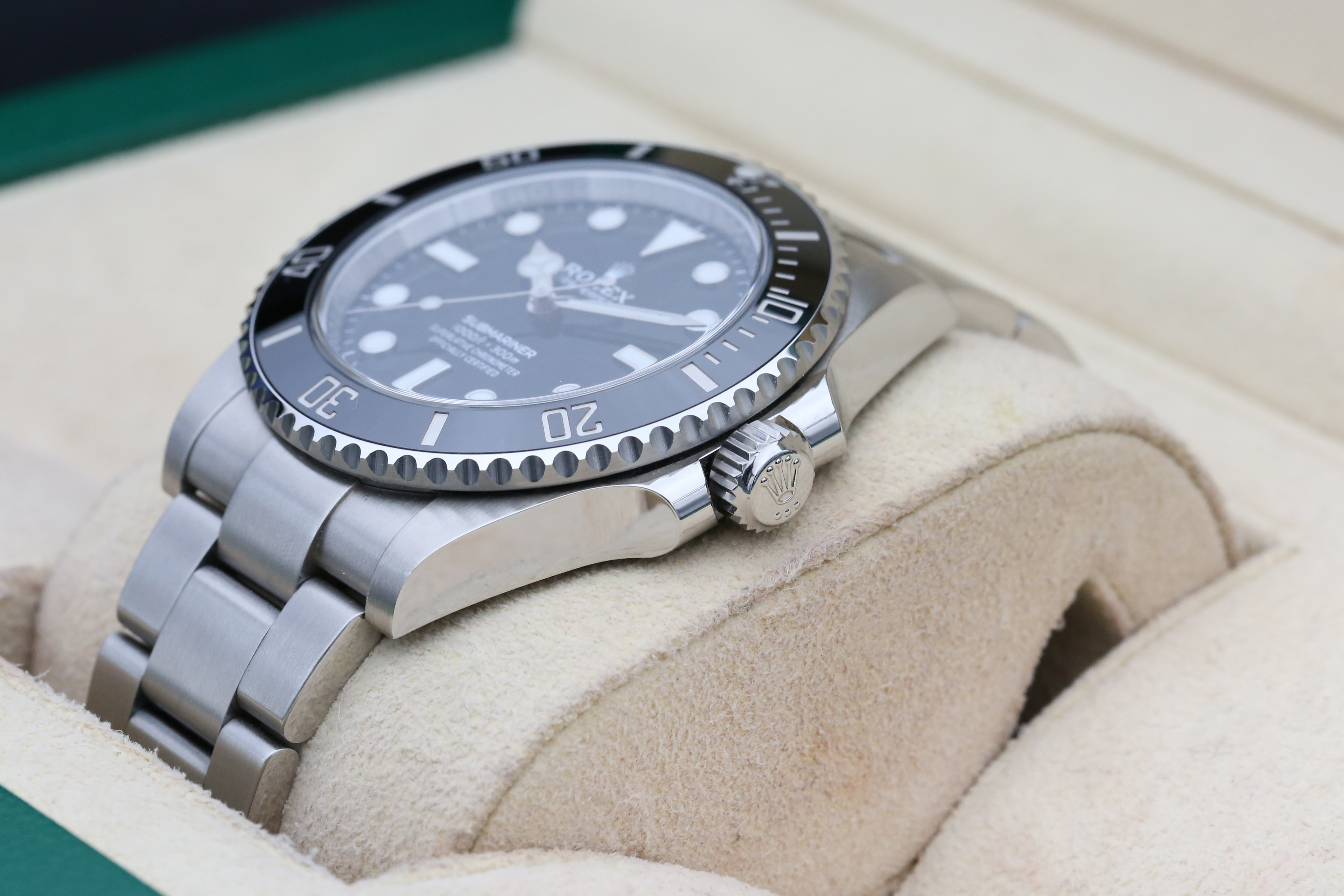 Rolex Submariner 124060 Thumbnail 4