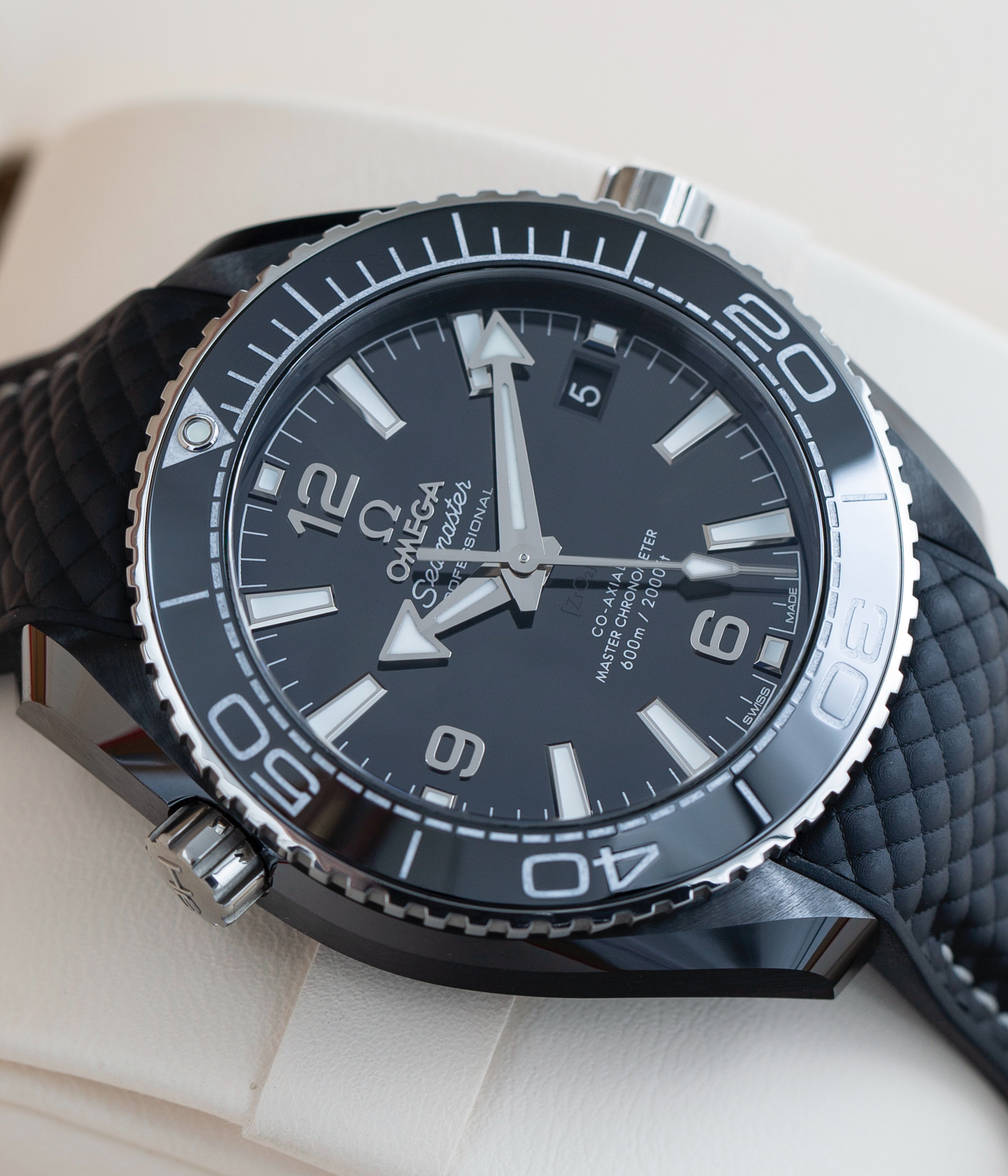 Omega Planet Ocean 215.92.40.20.01.001 Thumbnail 5