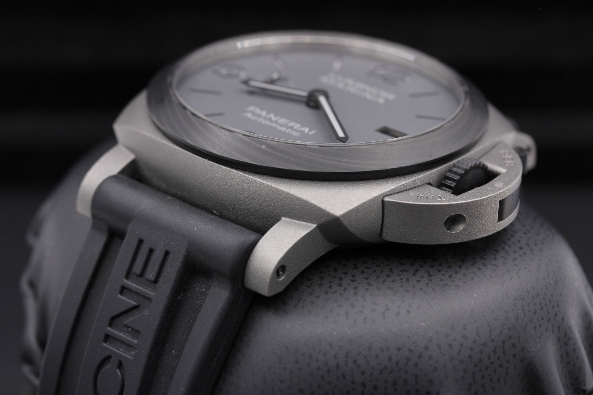 Panerai Luminor Marina Carbotech PAM02661 Thumbnail 2