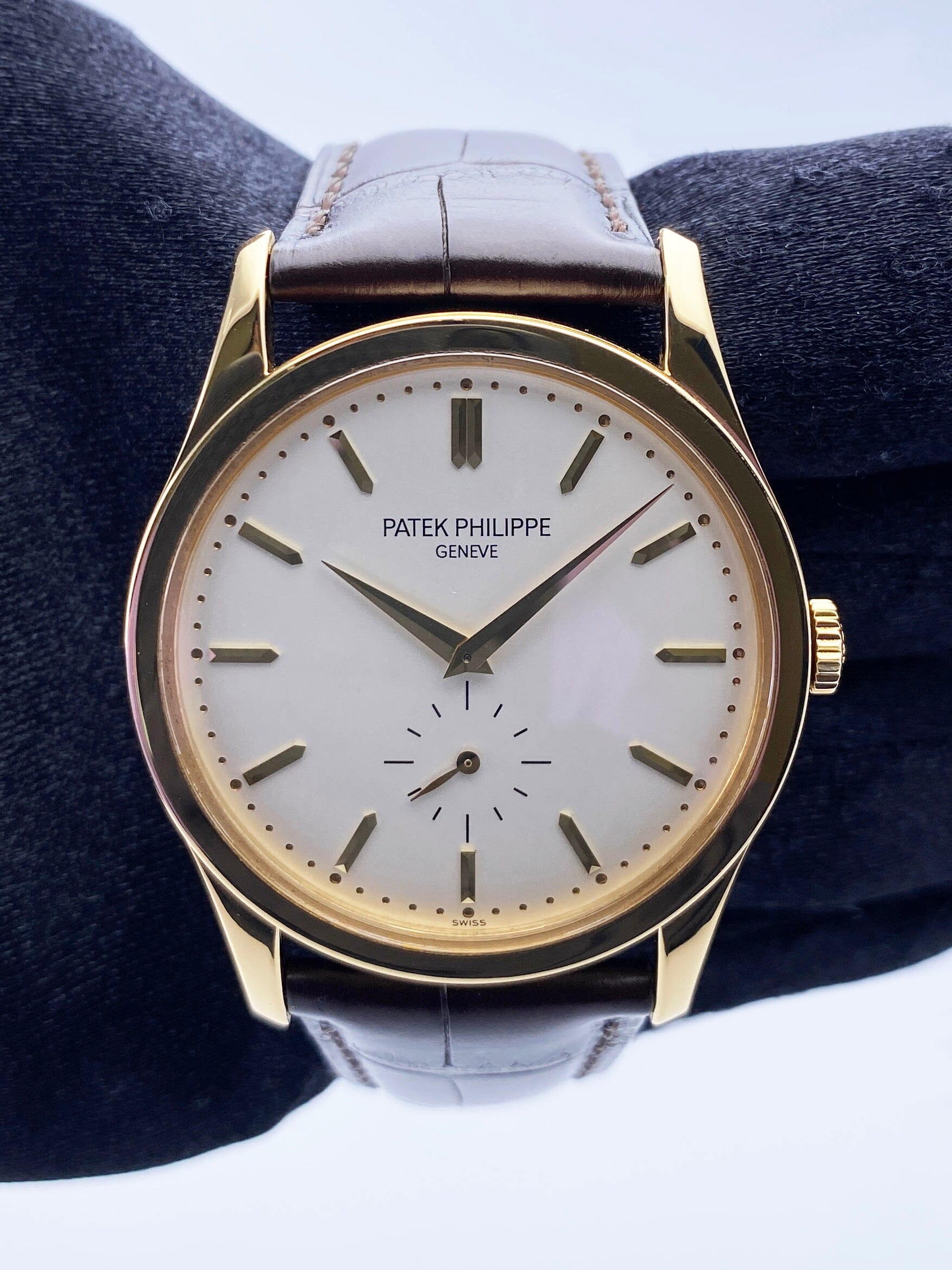 Patek Philippe Calatrava 5196J-001 Thumbnail 2