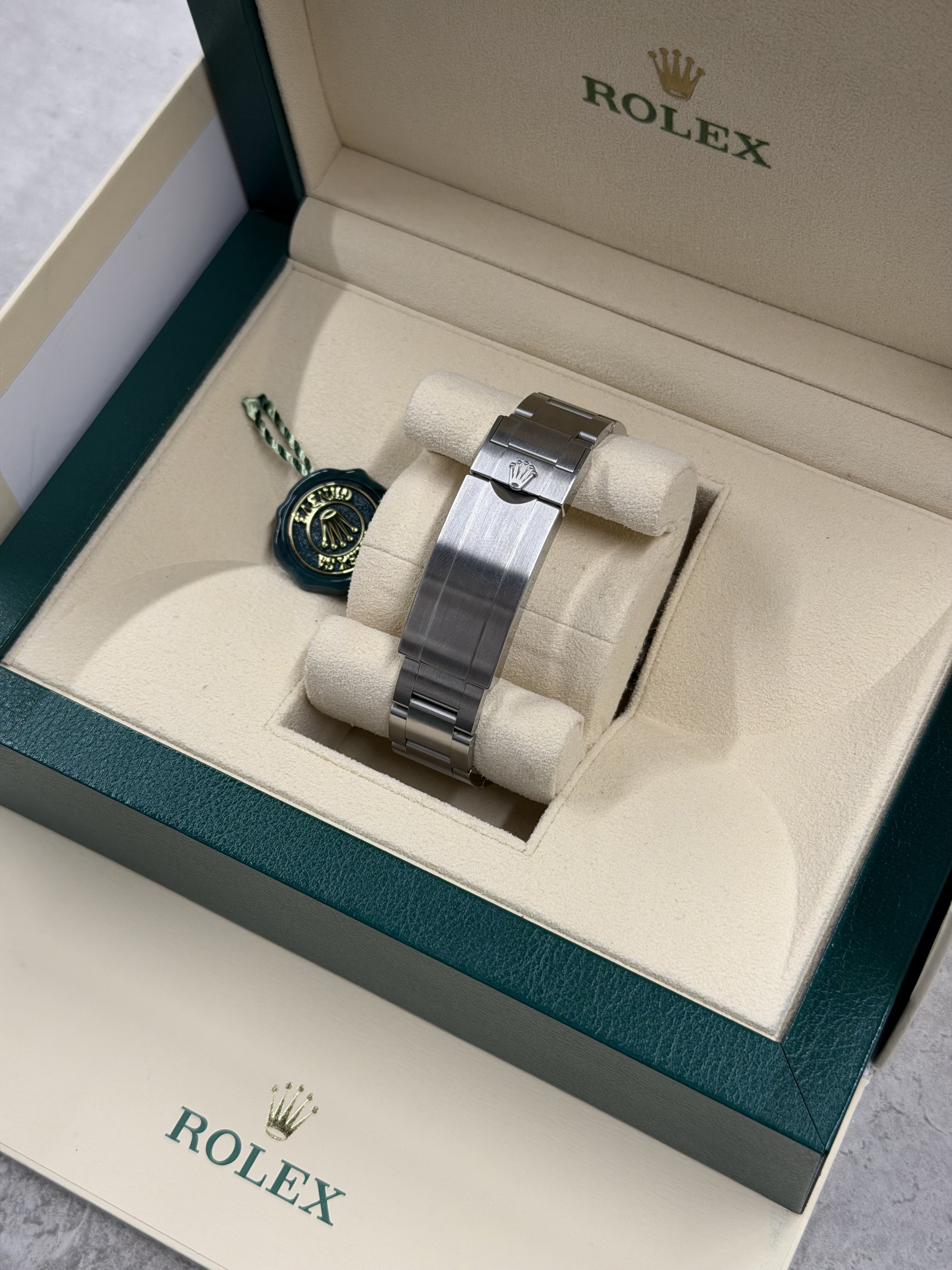 Rolex Submariner Hulk Thumbnail 6