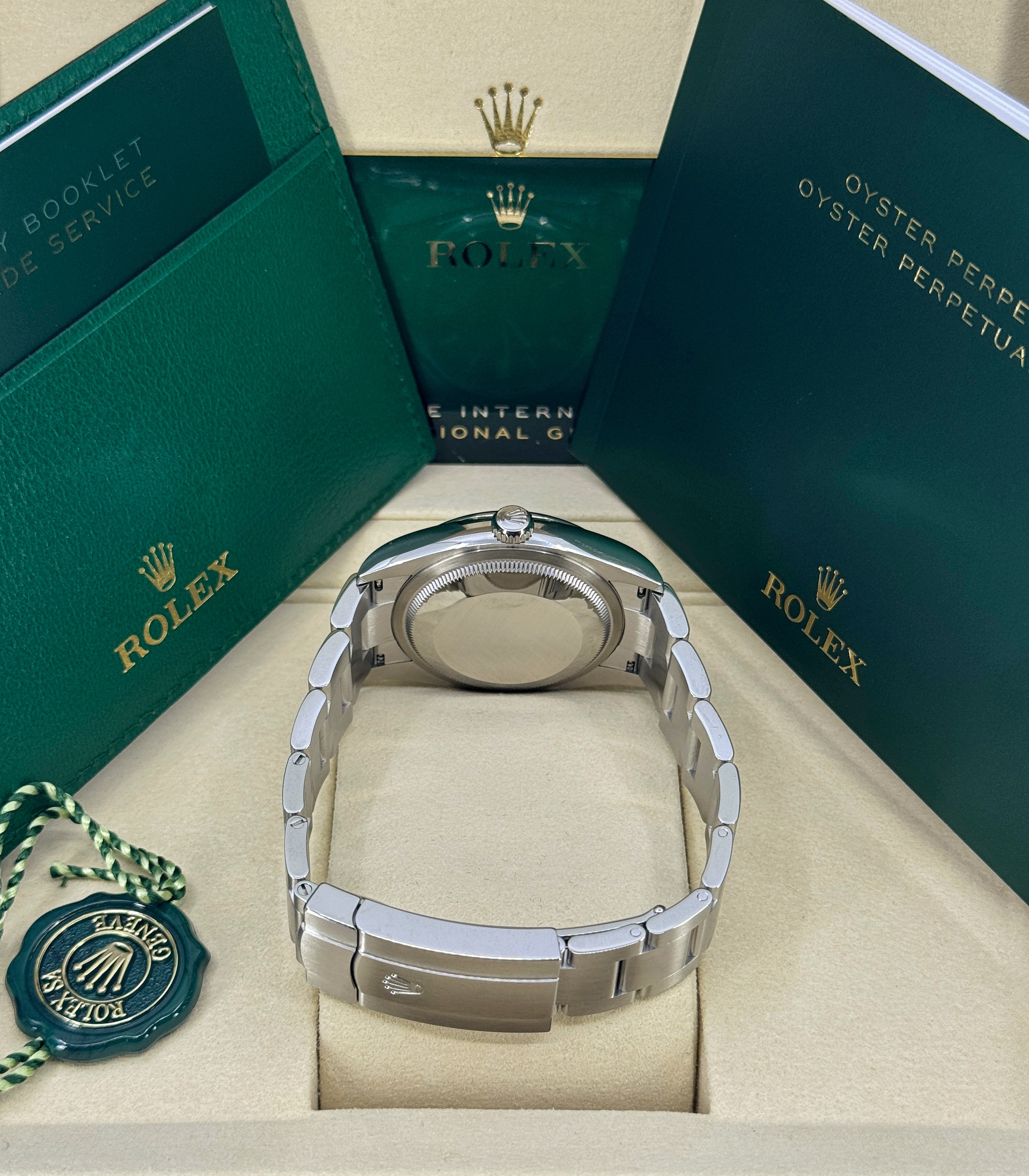 Rolex Oyster Perpetual 126000 Thumbnail 4