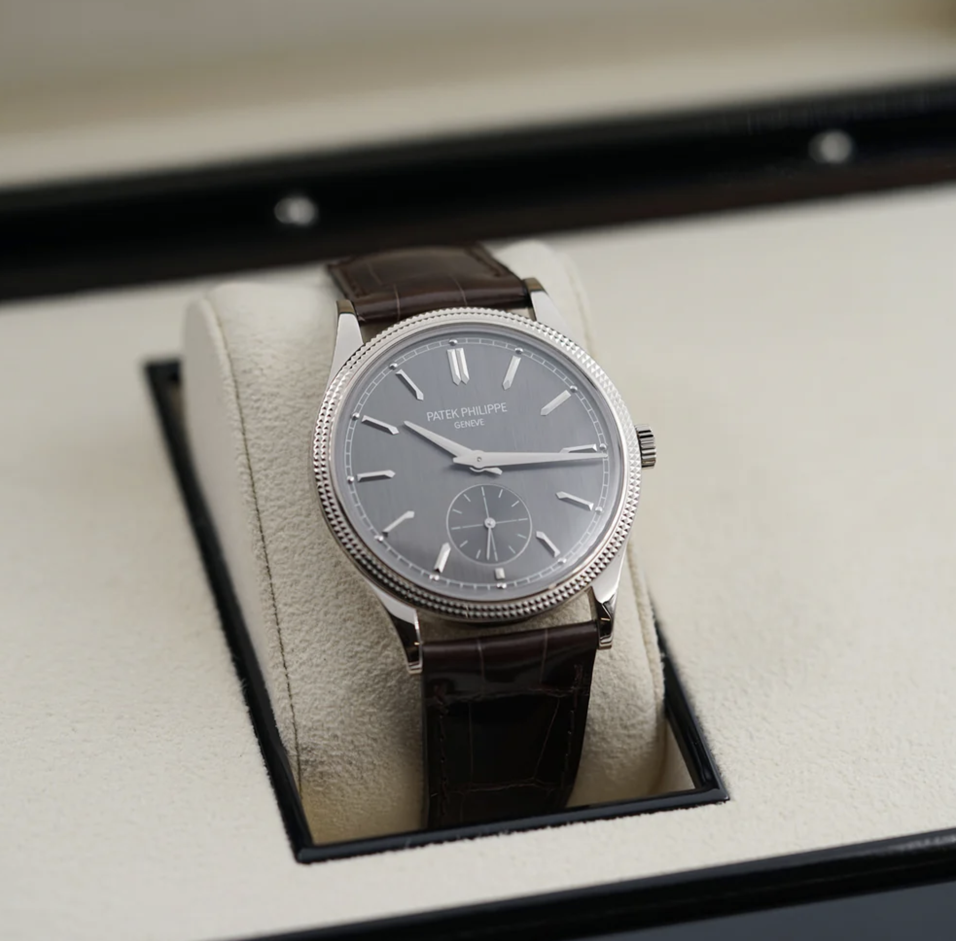 Patek Philippe Calatrava 6119G-001 Thumbnail 6