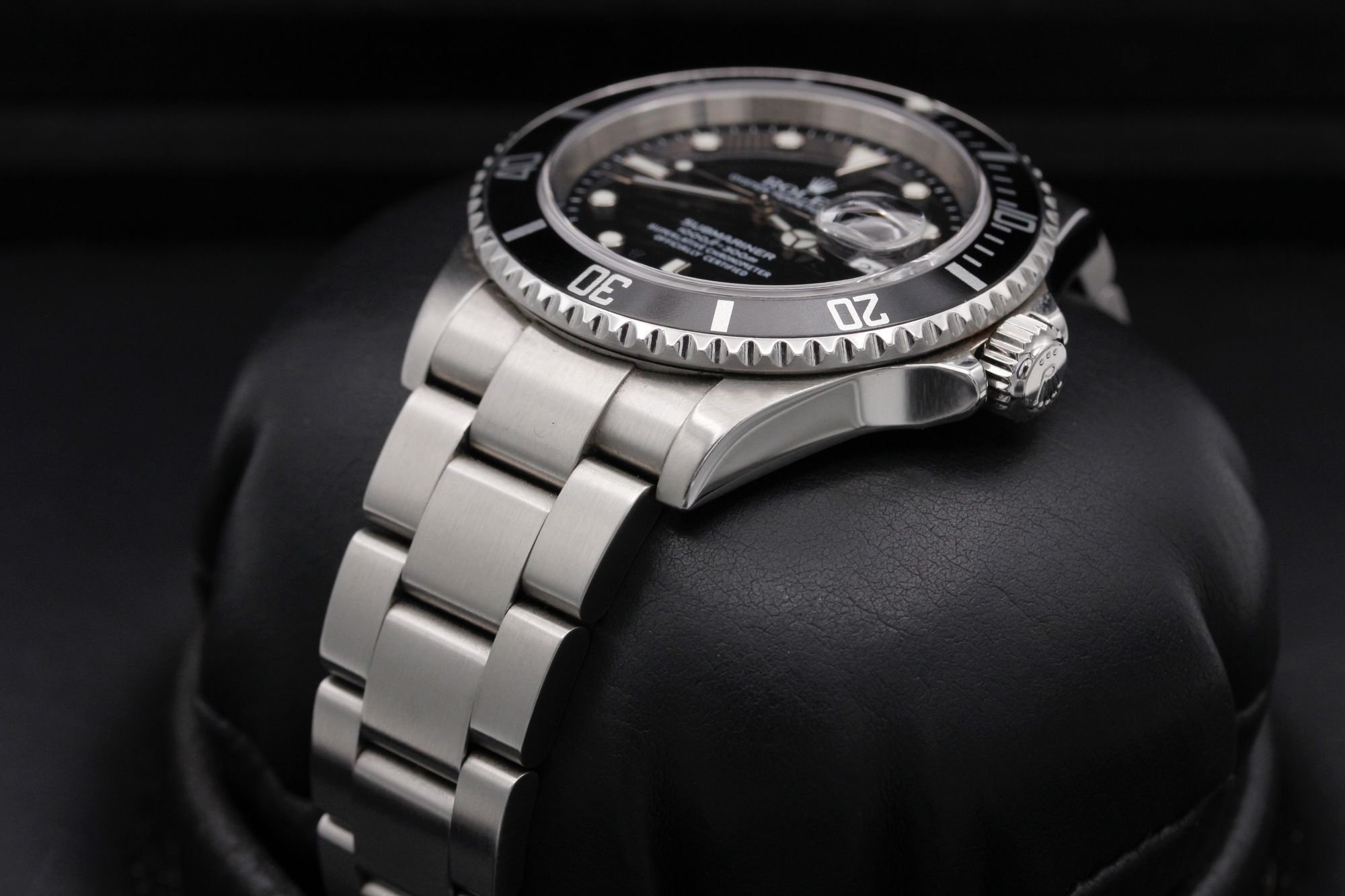Rolex Submariner 16610 Thumbnail 2