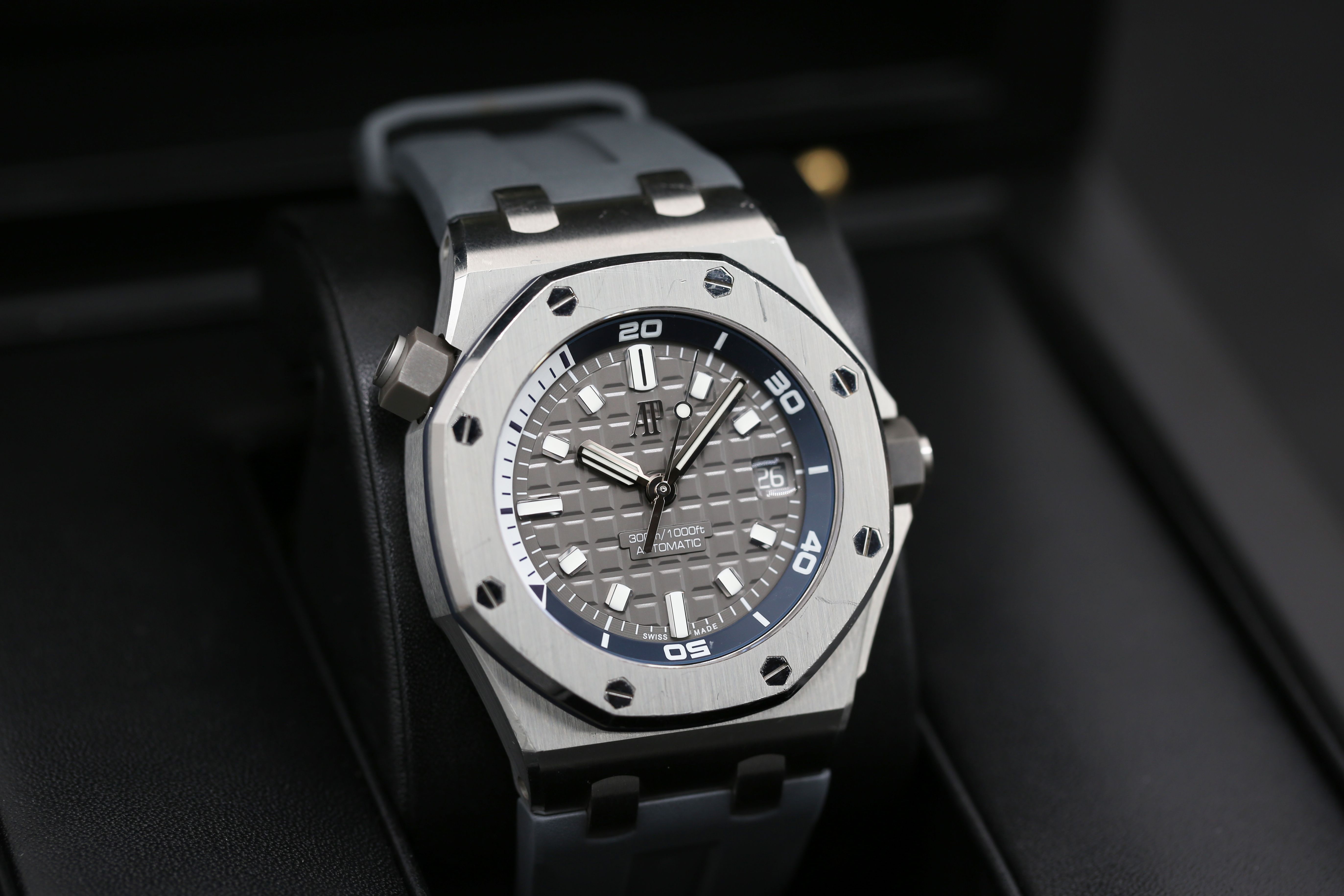Audemars Piguet Royal Oak Offshore 15720ST.OO.A009CA.01 Thumbnail 2