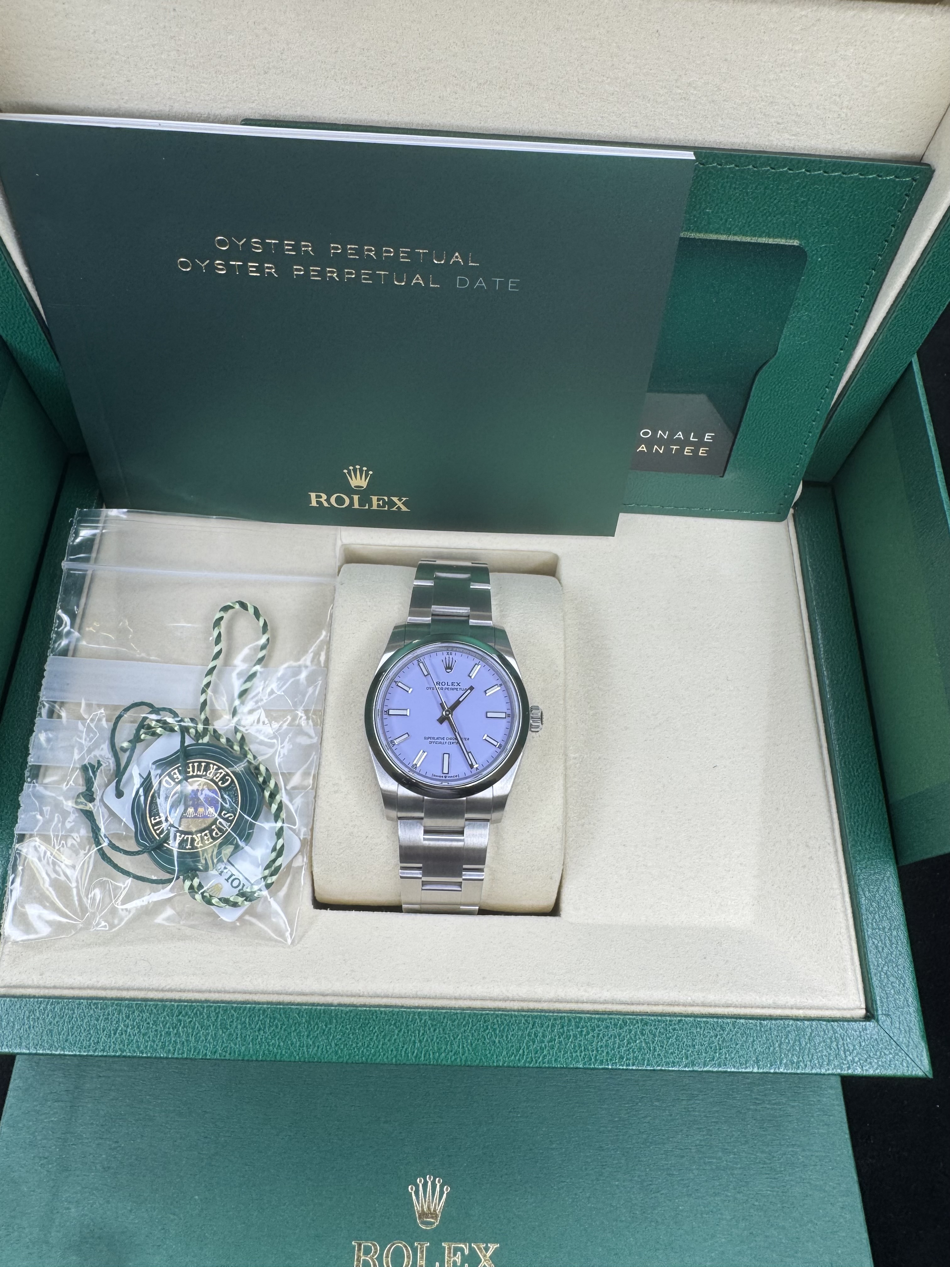 Rolex Oyster Perpetual 124200 Thumbnail 5