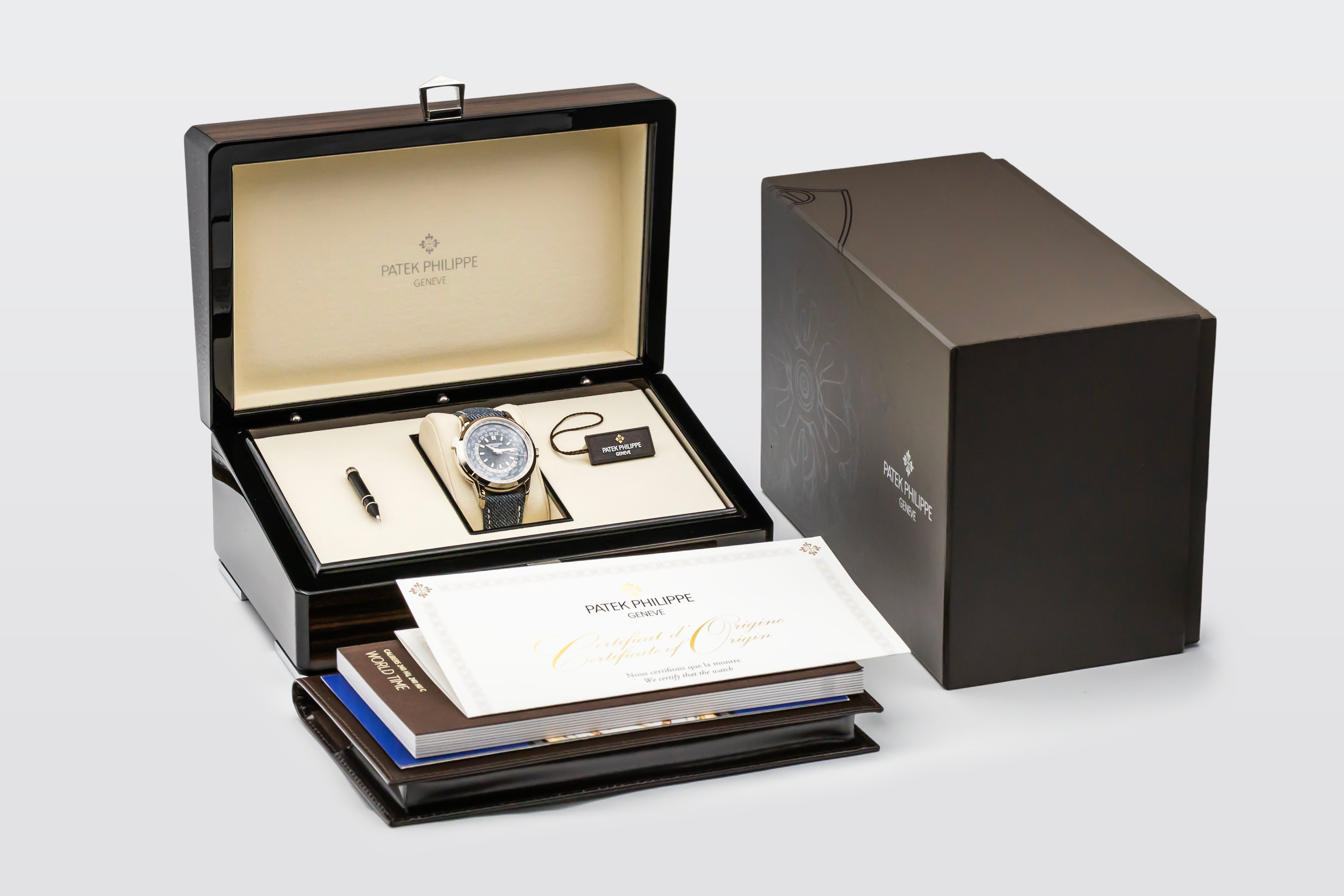 Patek Philippe Complications 5330G-001 Thumbnail 7