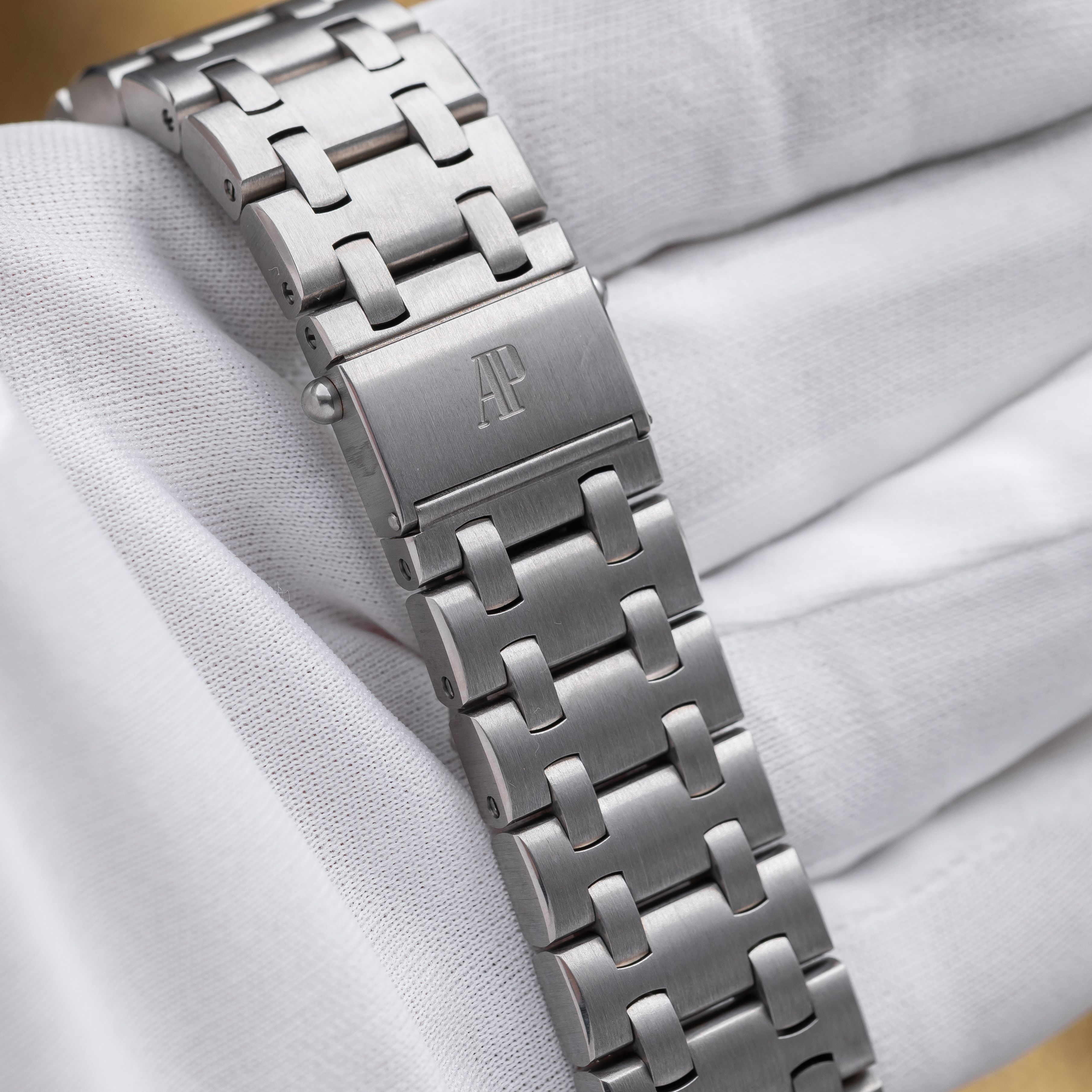 Audemars Piguet Royal Oak Offshore 26170TI.OO.1000TI.01 Thumbnail 3