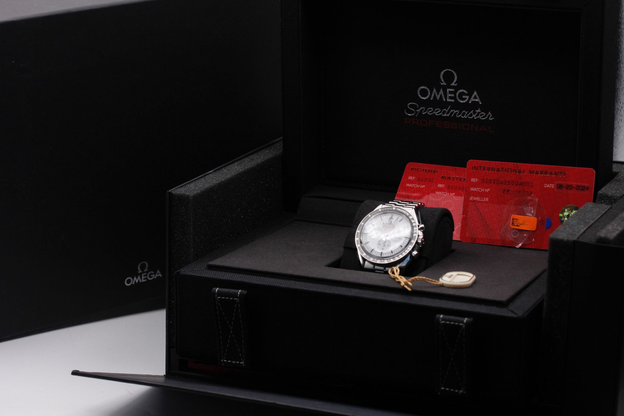 Omega Speedmaster Moonwatch Professional 310.30.42.50.04.001 Thumbnail 5