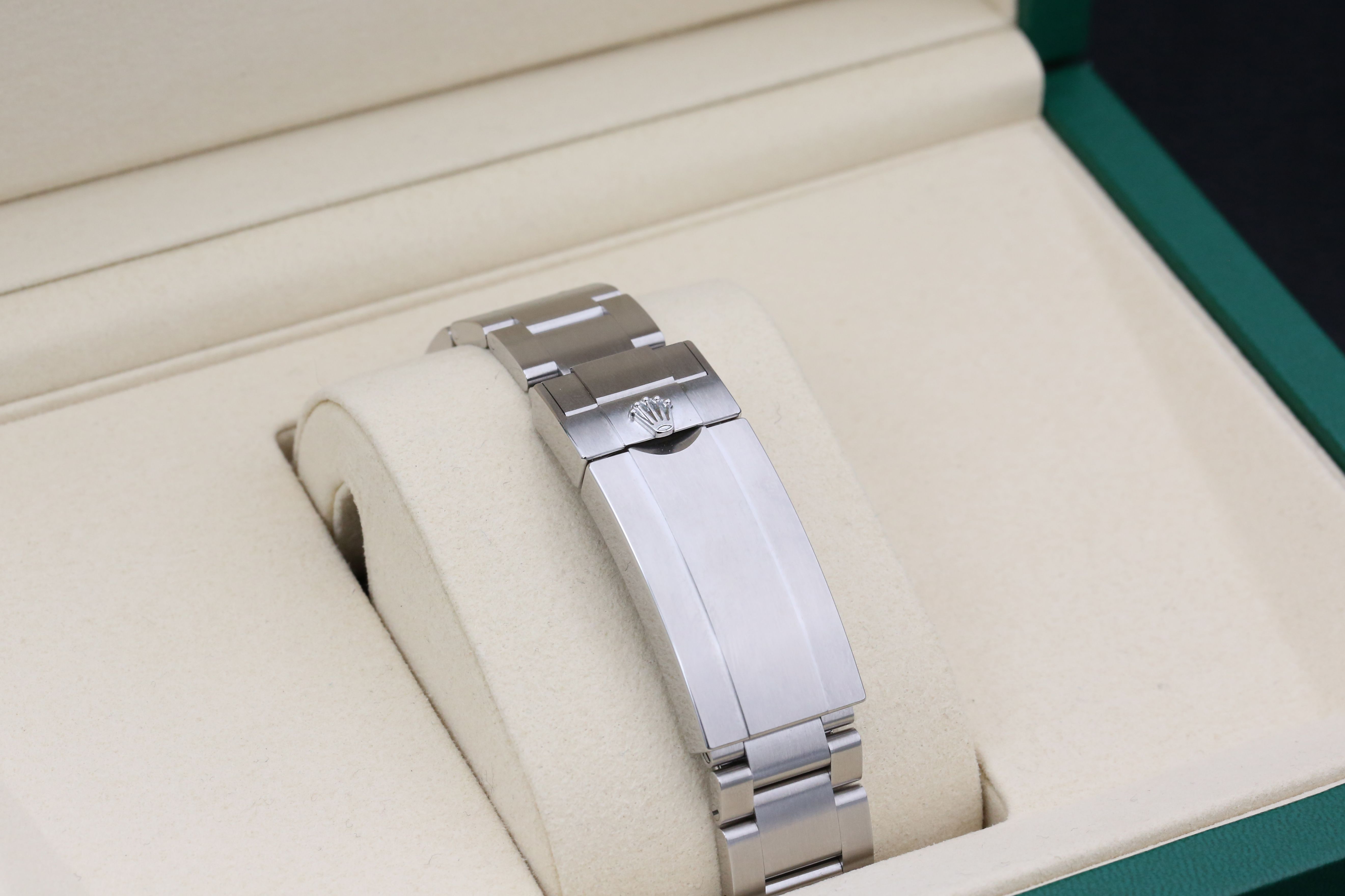 Rolex Submariner 126610 LN Thumbnail 3