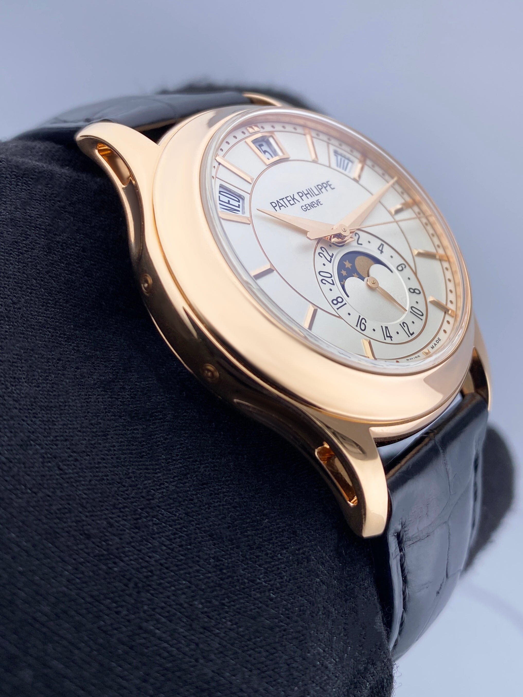 Patek Philippe Complications 5205R-001 Thumbnail 3