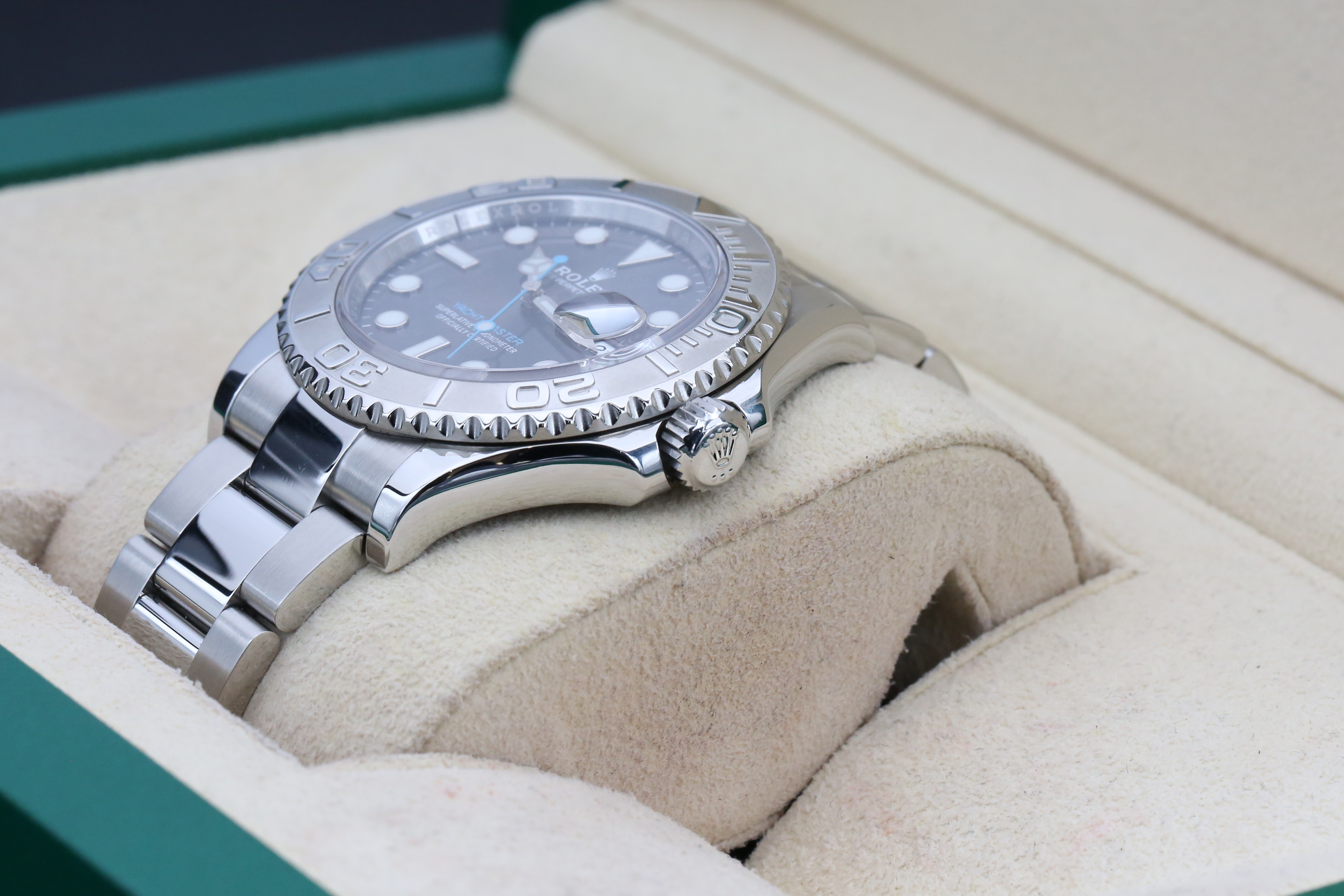 Rolex Yacht-Master 126622 Thumbnail 4