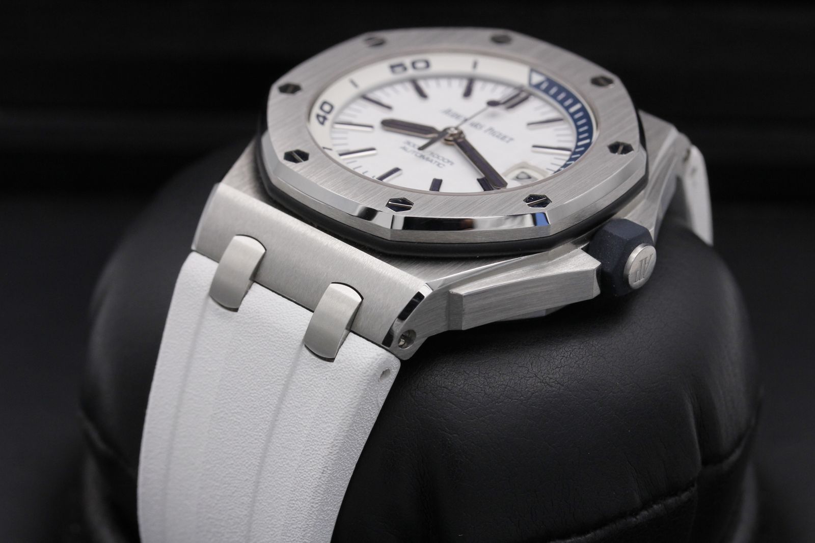 Audemars Piguet Royal Oak Offshore 15710ST.OO.A010CA.01 Thumbnail 2