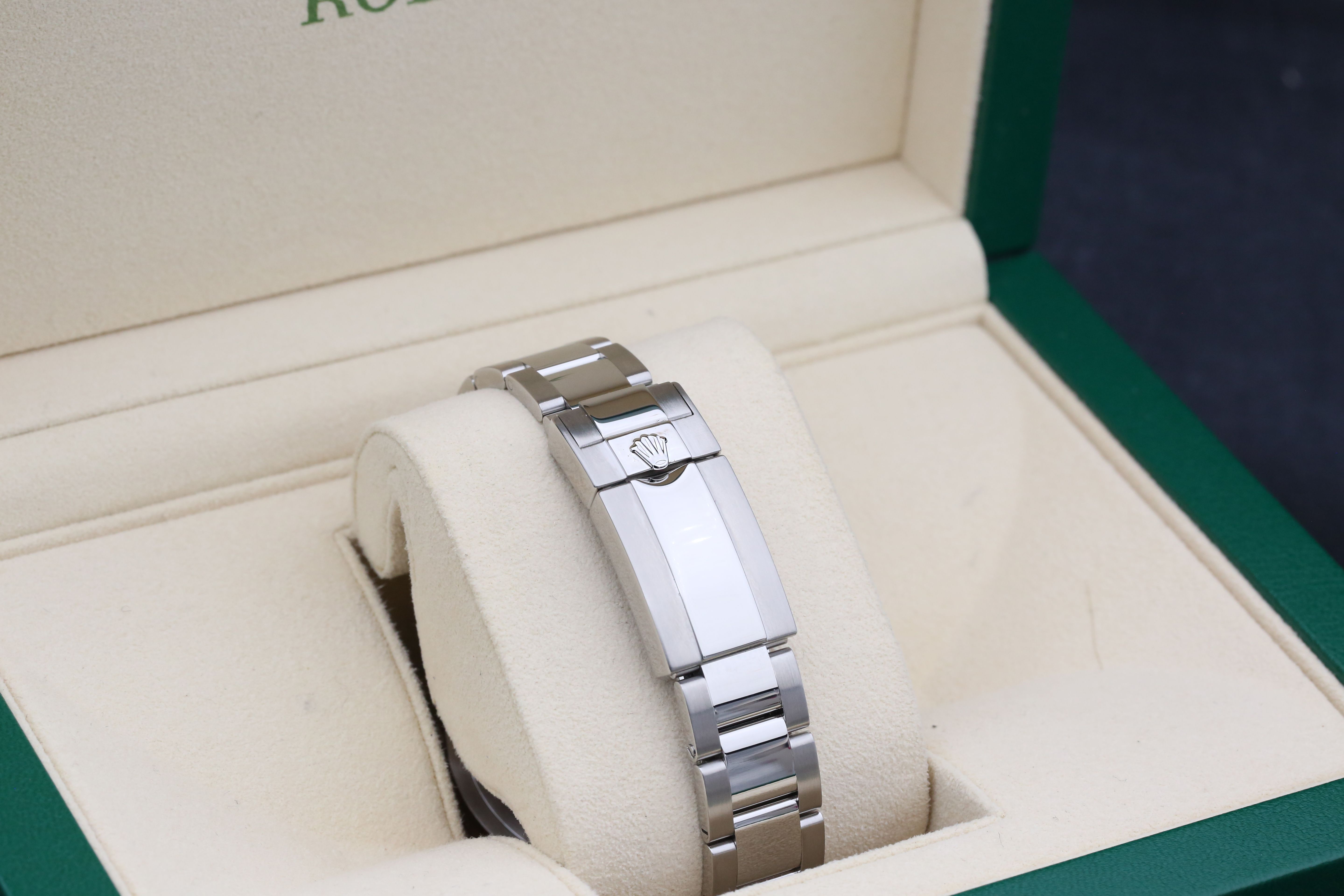 Rolex GMT Master II 116710 LN Thumbnail 3