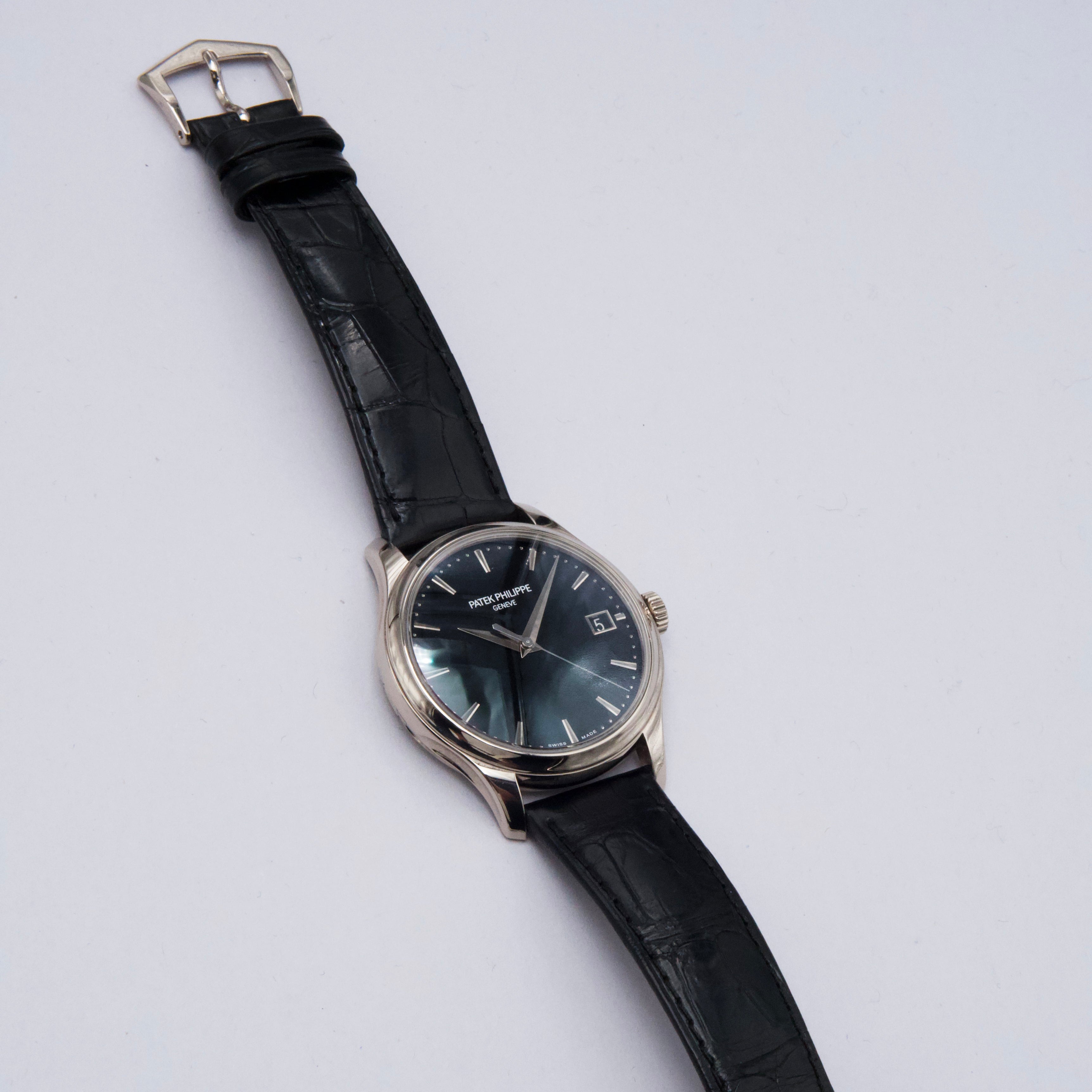 Patek Philippe Calatrava 5227G-010 Thumbnail 4