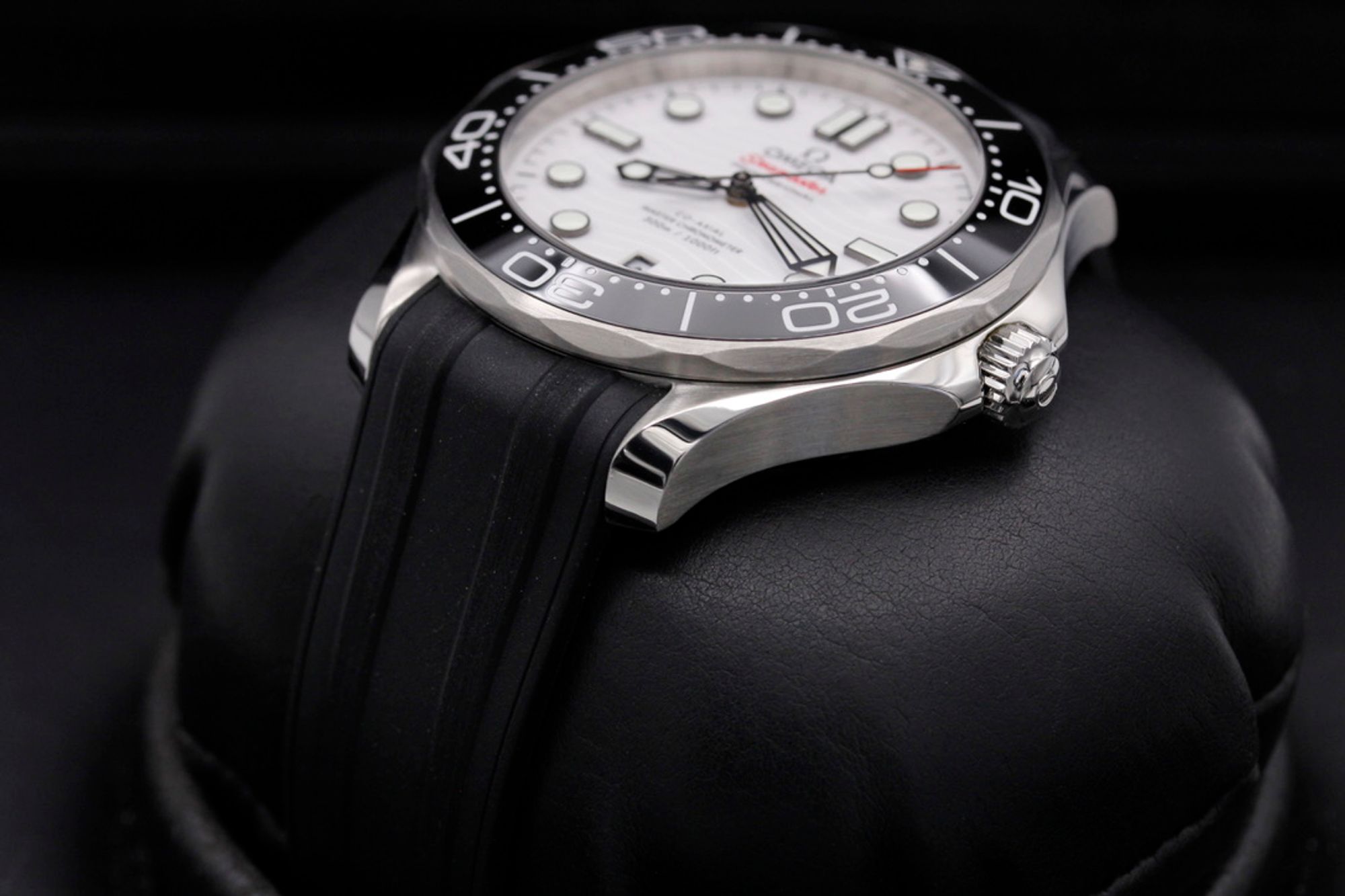 Omega Seamaster Diver 300m 210.32.42.20.04.001 Thumbnail 2