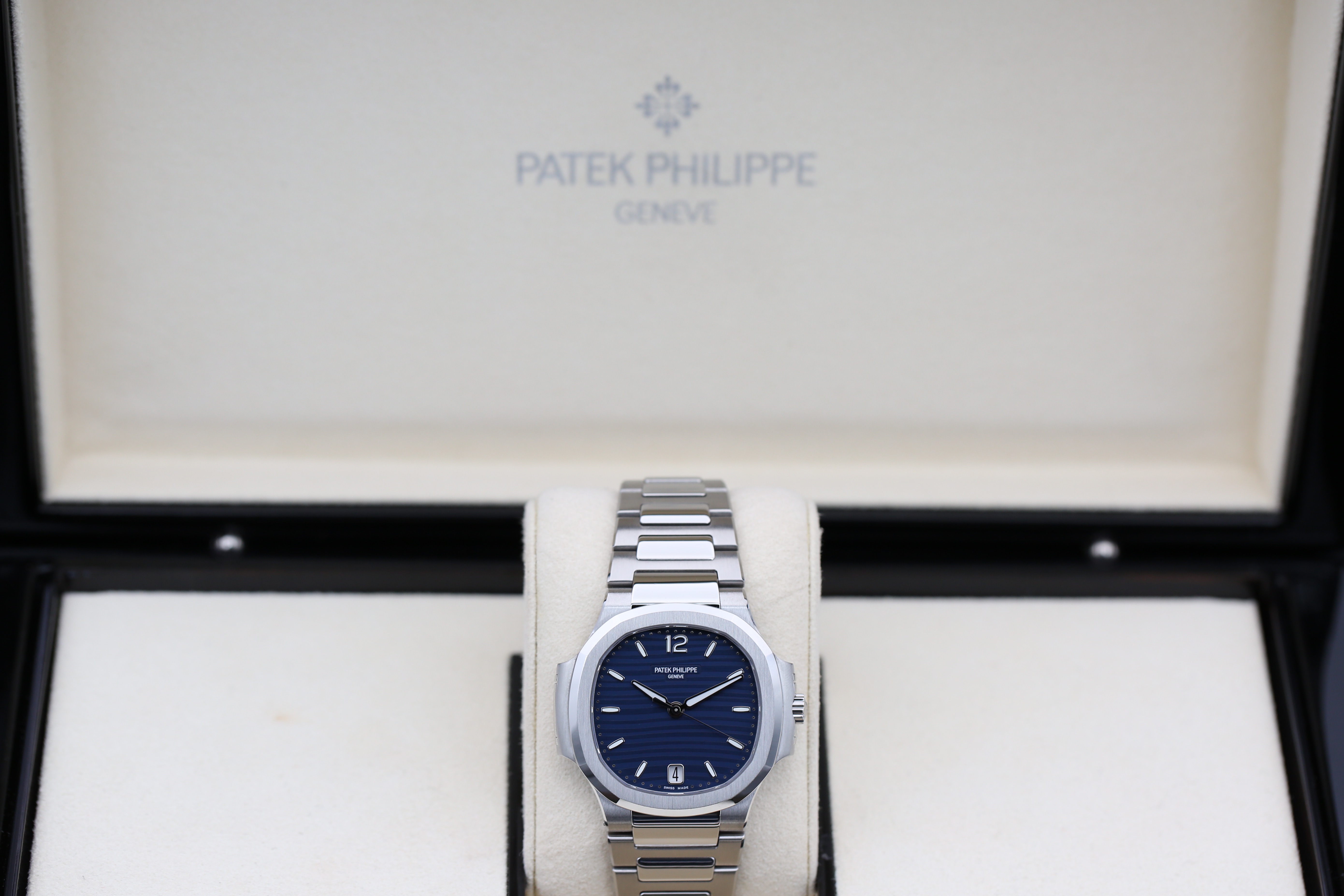 Patek Philippe Nautilus 7118/1A-001 Thumbnail 4