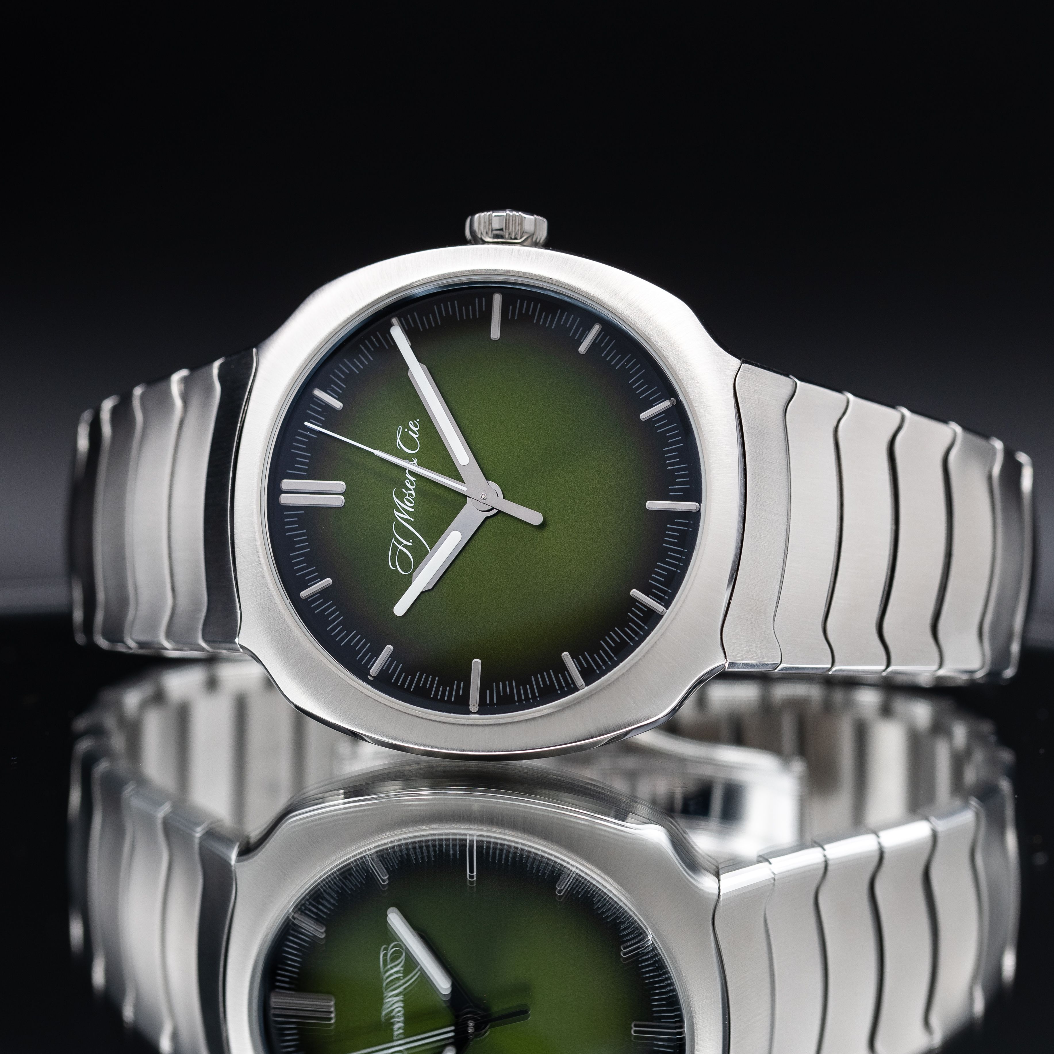 H. Moser and Cie Streamliner 6200-1200 Thumbnail 6