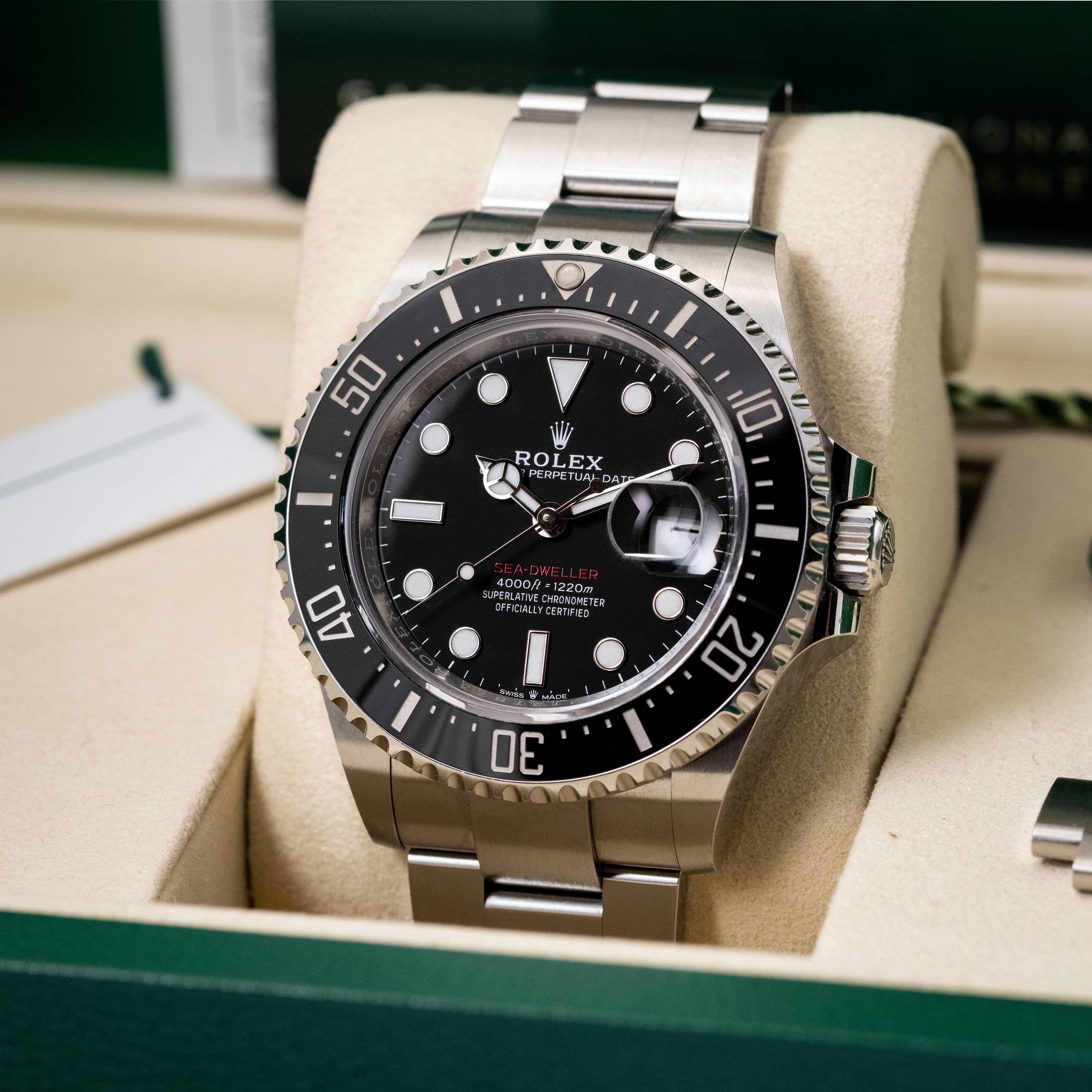 Rolex Sea-Dweller 126600 Thumbnail 6
