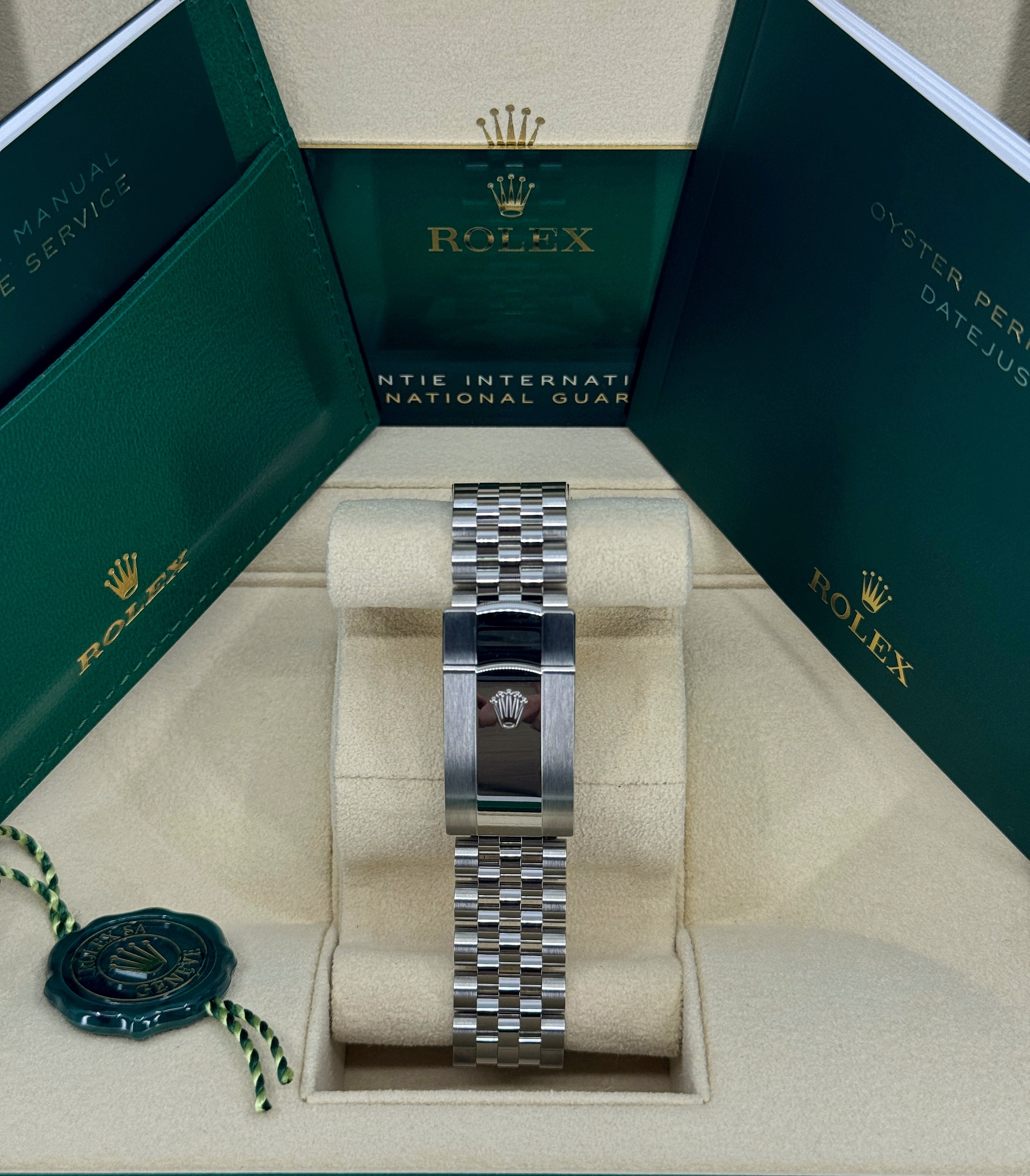 Rolex Datejust 41 126300 Thumbnail 3