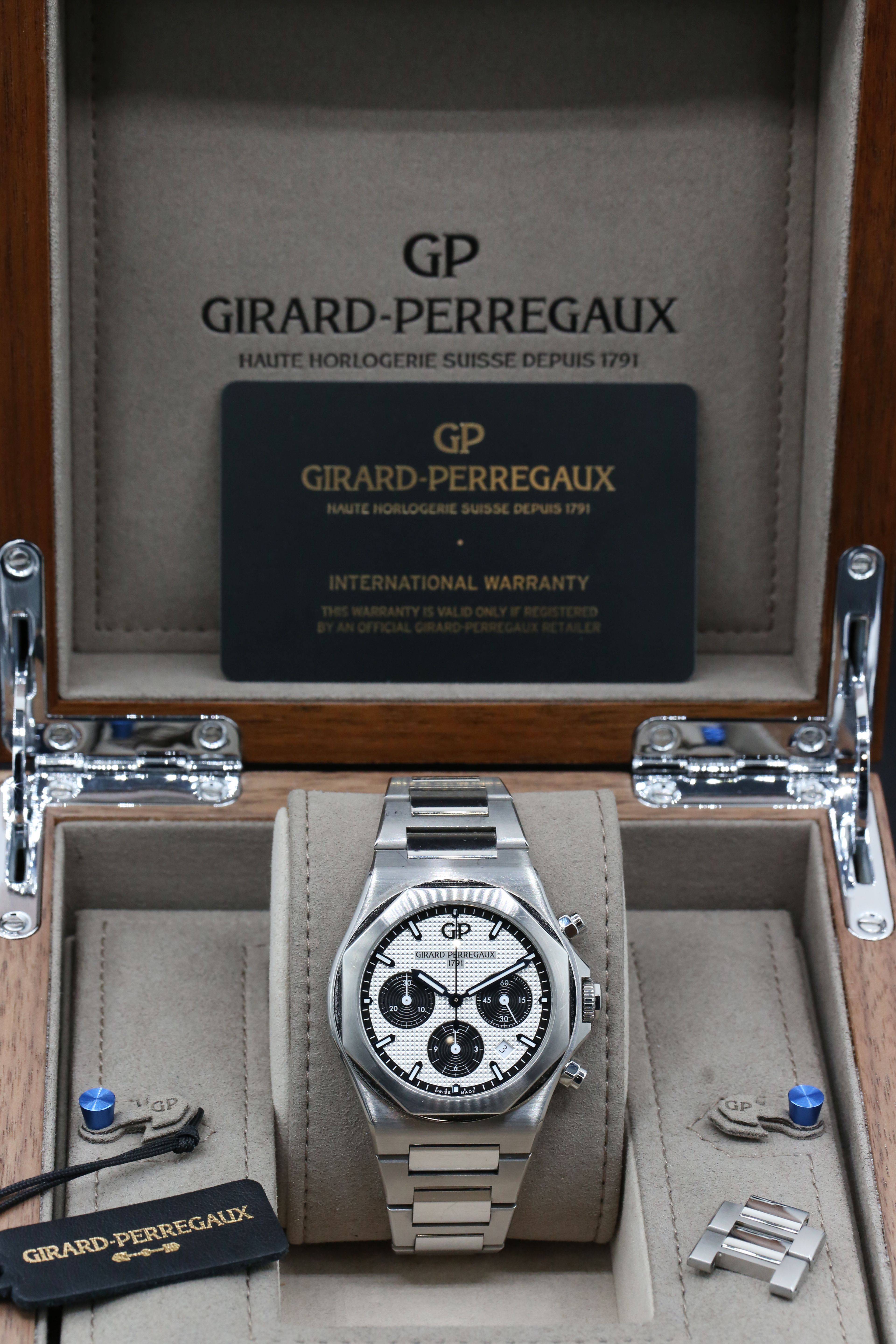 Girard Perregaux Laureato 81020-11-131-11A Thumbnail 7