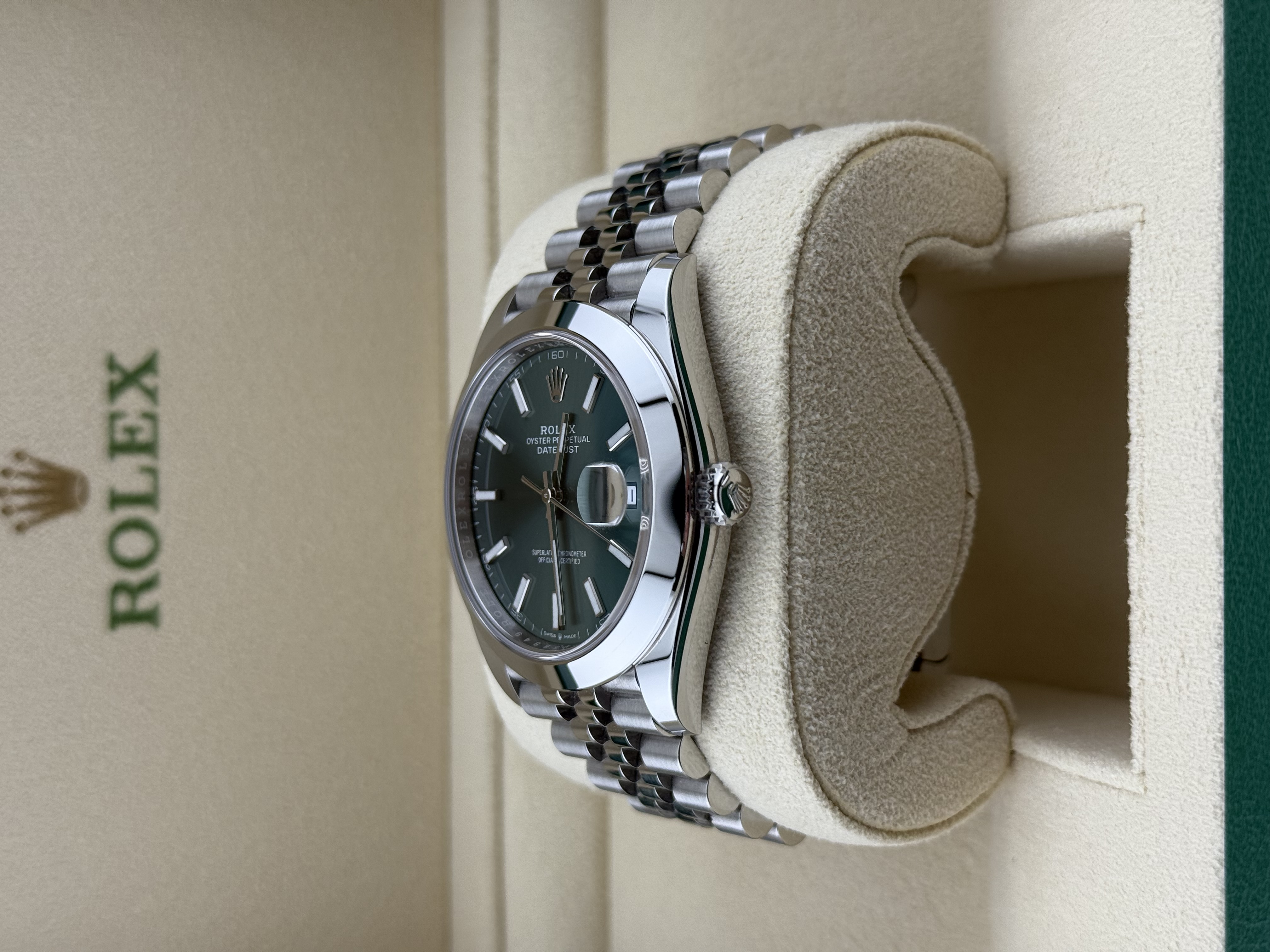 Rolex Datejust 41 126300 Thumbnail 3
