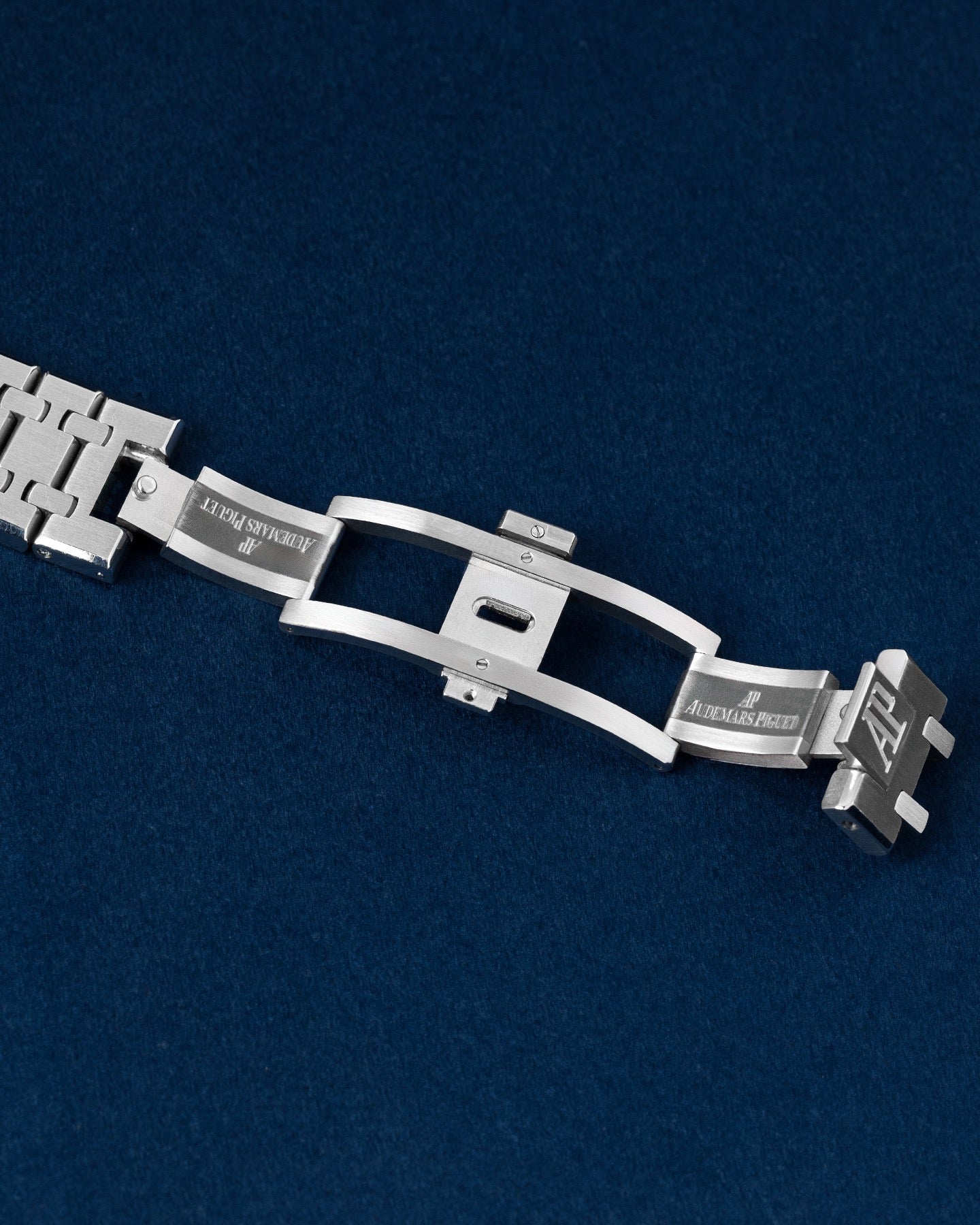 Audemars Piguet Royal Oak 15400ST.OO.1220ST.03 Thumbnail 4