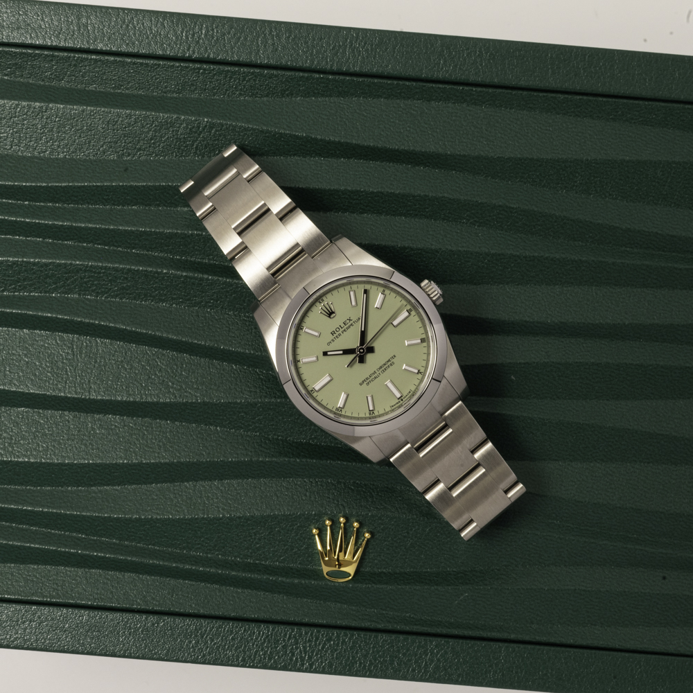 Rolex Oyster Perpetual 124200 Thumbnail 7