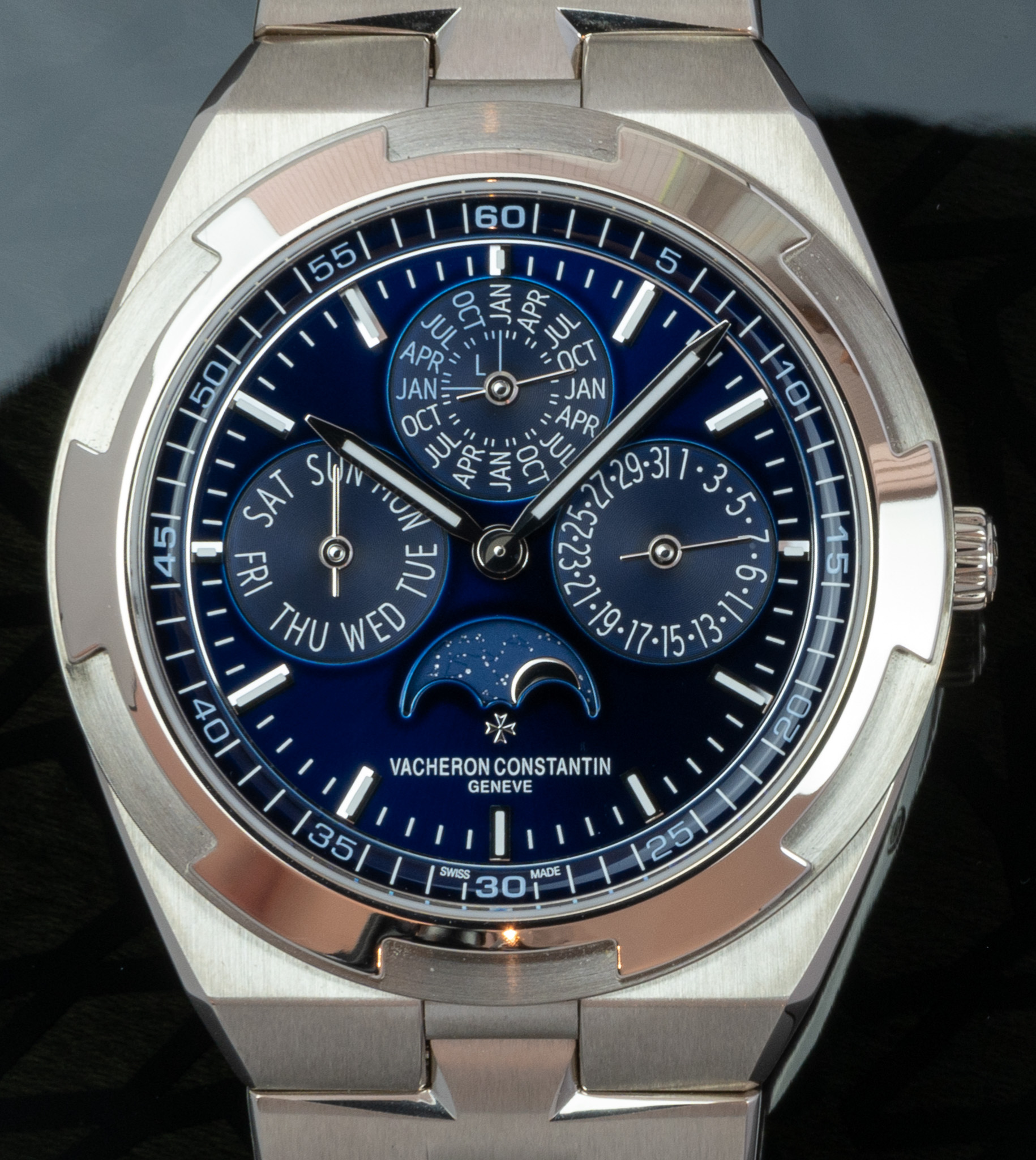 Vacheron Constantin Overseas 4300V/120G-B945 Thumbnail 5