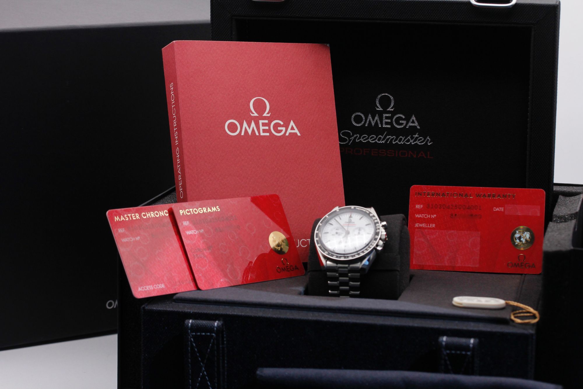 Omega Speedmaster Moonwatch Professional 310.30.42.50.04.001 Thumbnail 5