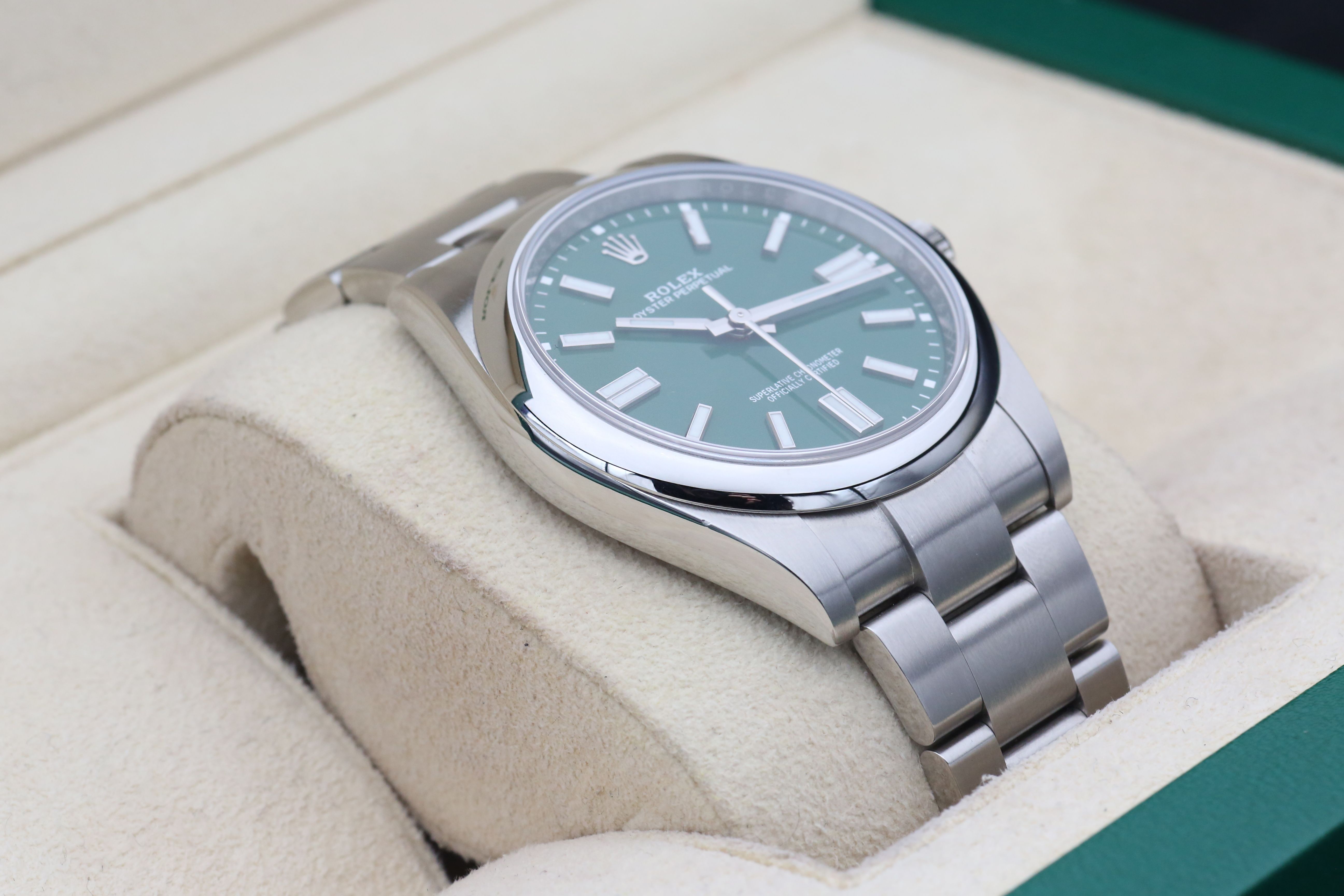 Rolex Oyster Perpetual 124300 Thumbnail 4