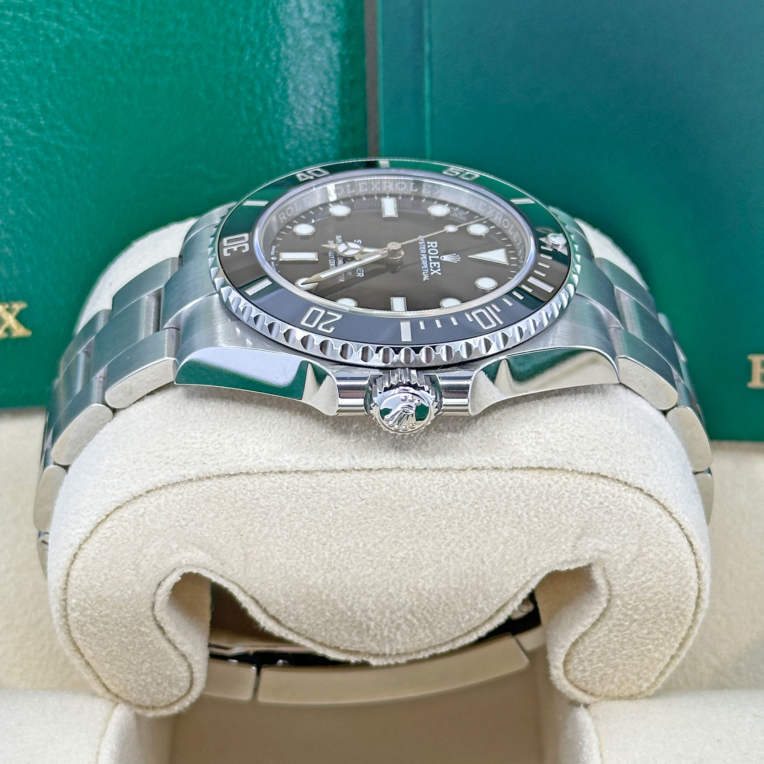 Rolex Submariner 124060 Thumbnail 2
