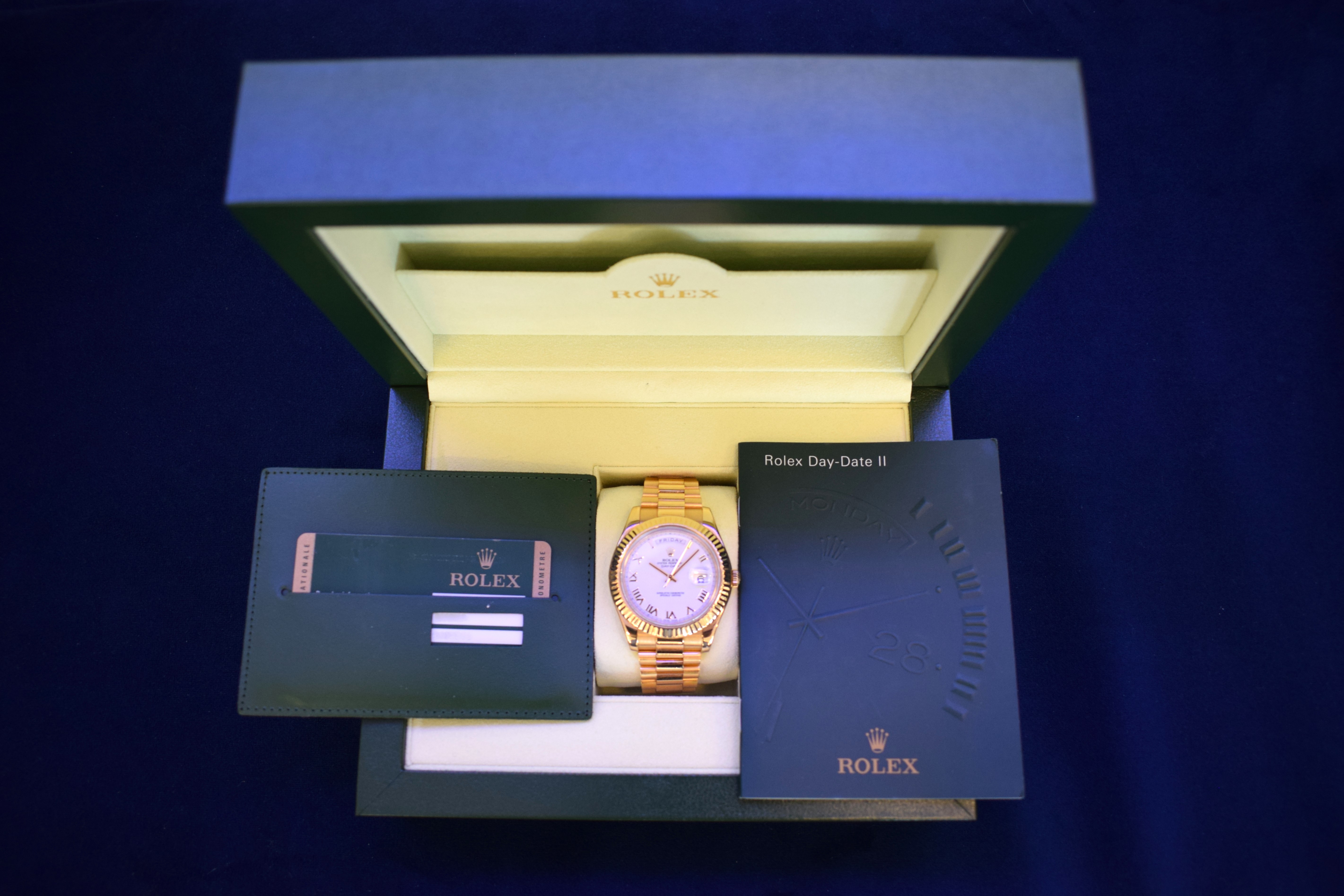 Rolex Day-Date II 218238 Thumbnail 4