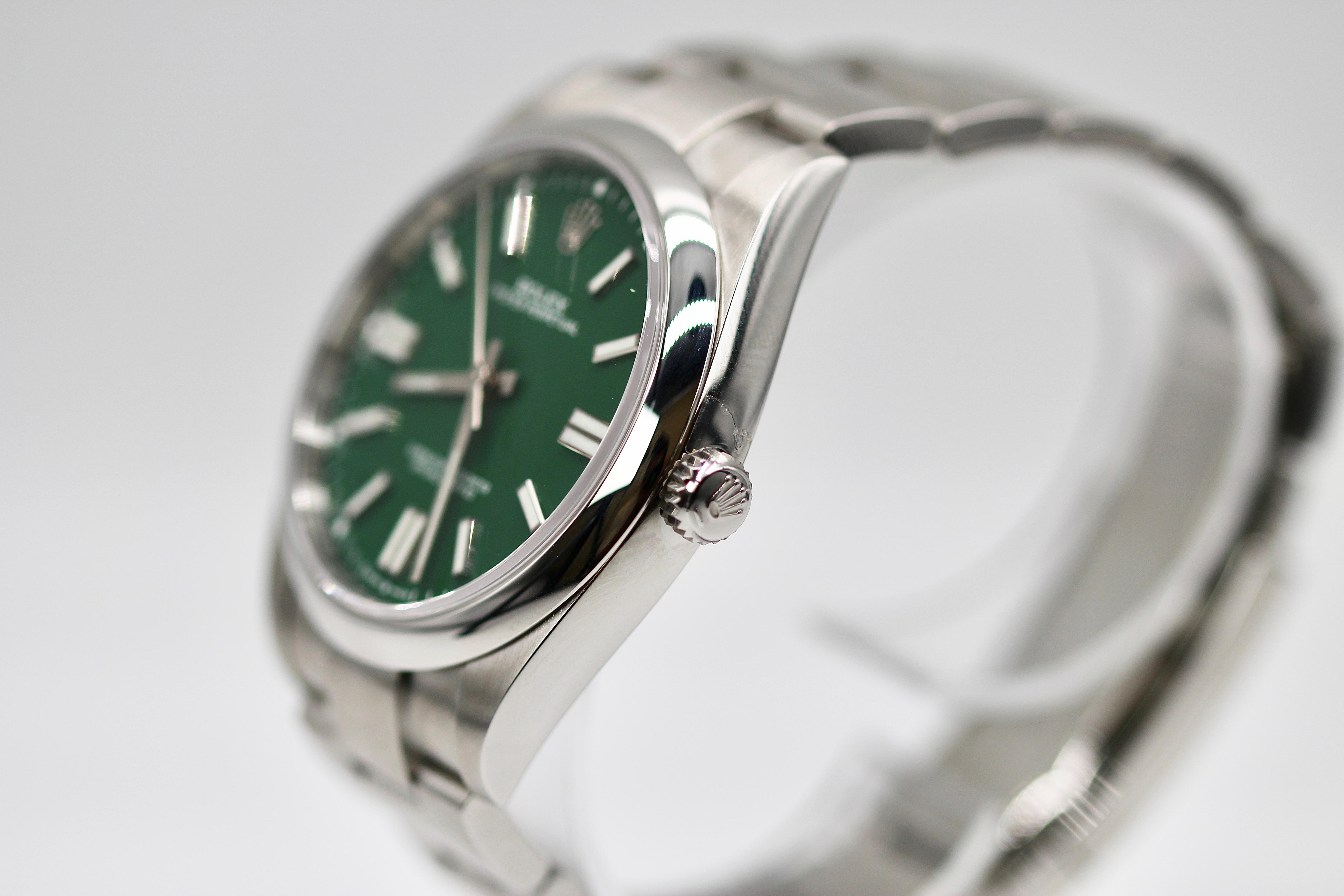 Rolex Oyster Perpetual 124300 Thumbnail 2